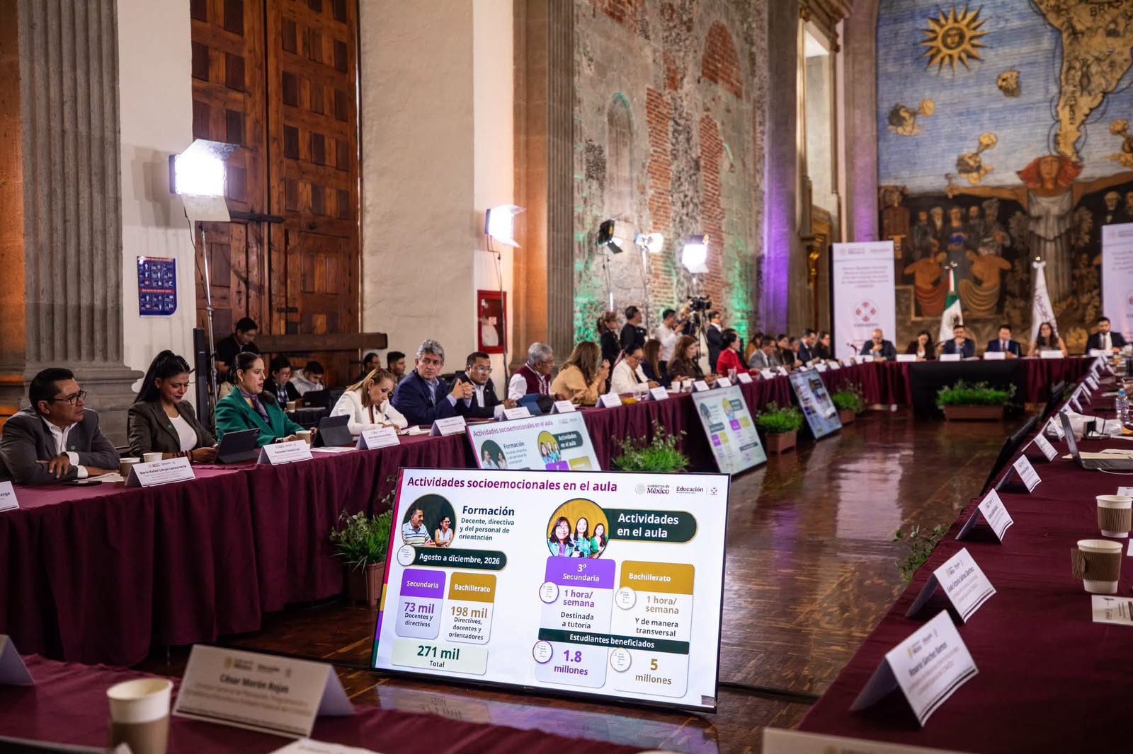 Participa Morelos en acuerdo nacional para regular uso de celulares en las aulas