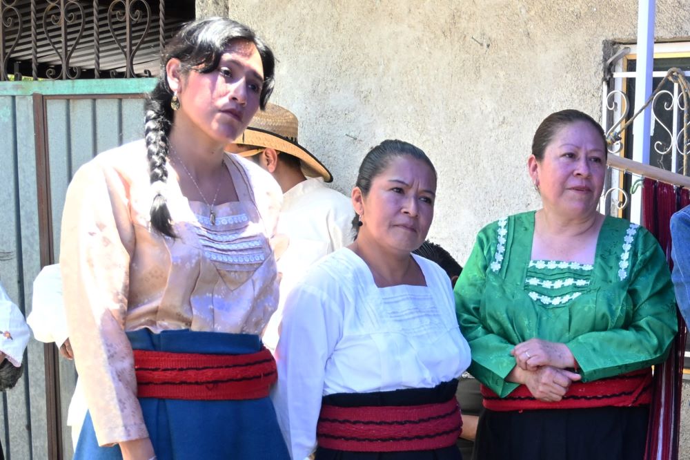 Recuperan en Hueyapan la elaboración tradicional de fajas a través del programa Calmecac 2025 de la Secretaría de Bienestar