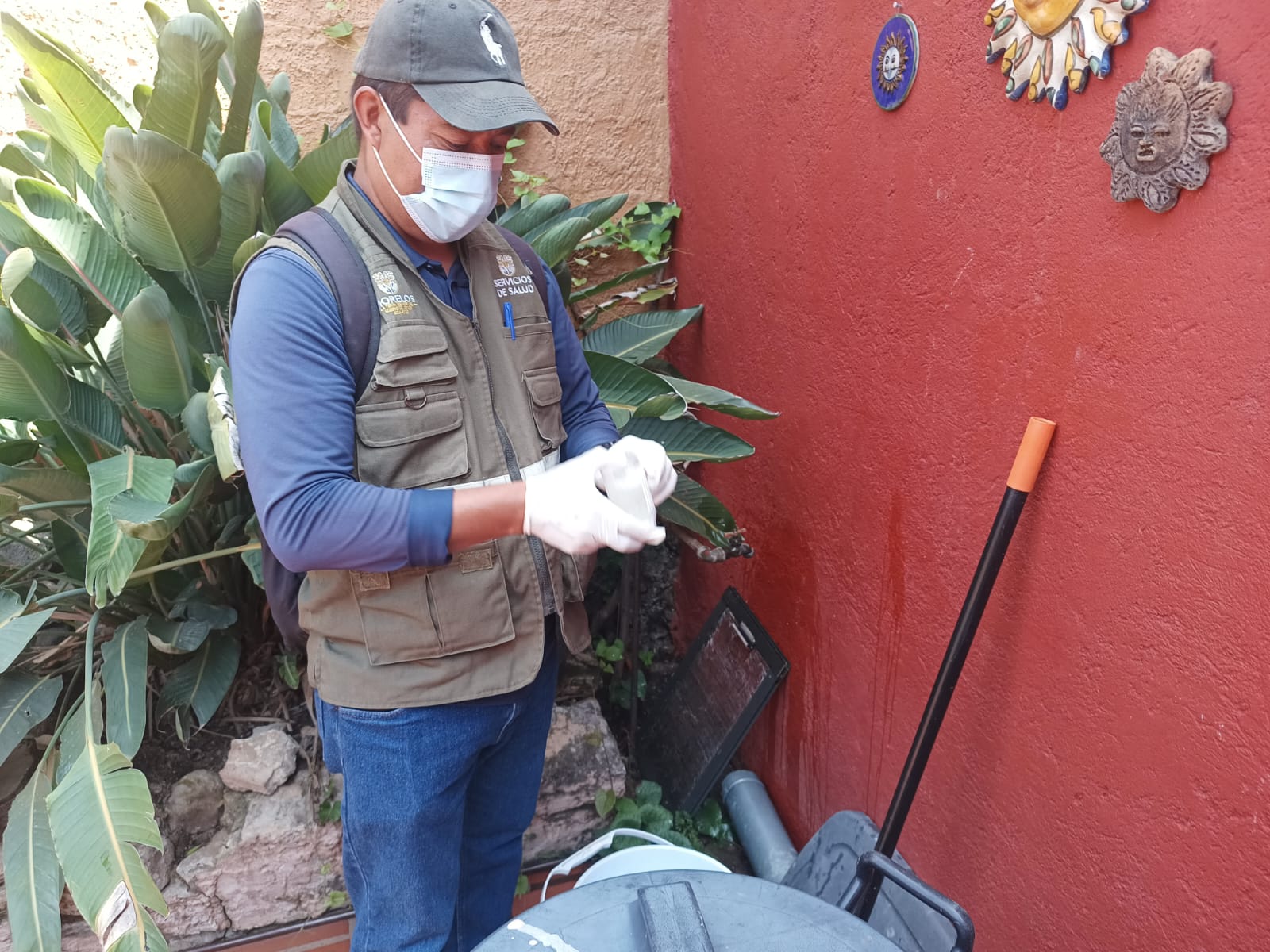  Fortalecen autoridades de salud acciones de saneamiento y prevención tras afectaciones por encharcamiento en Cuernavaca