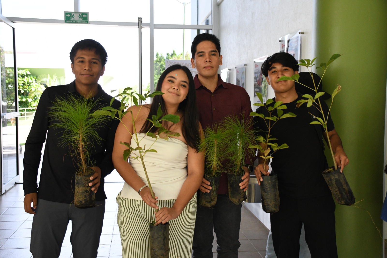 Entrega Upemor 250 árboles como parte de una jornada de forestación en Morelos