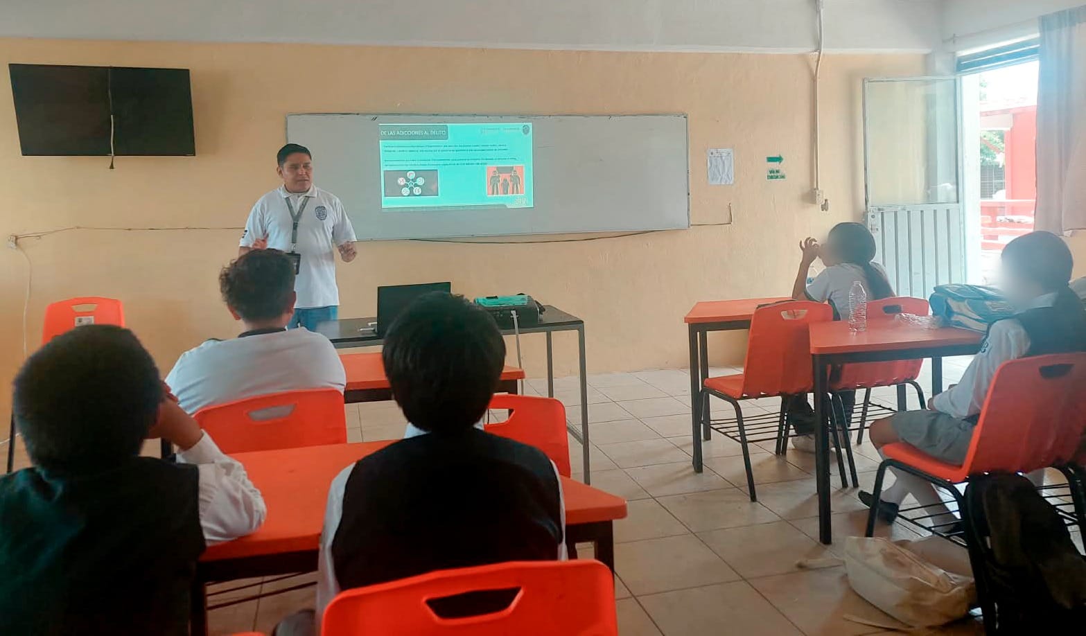 Promueve SSPC Morelos la prevención de adicciones entre estudiantes de Xoxocotla