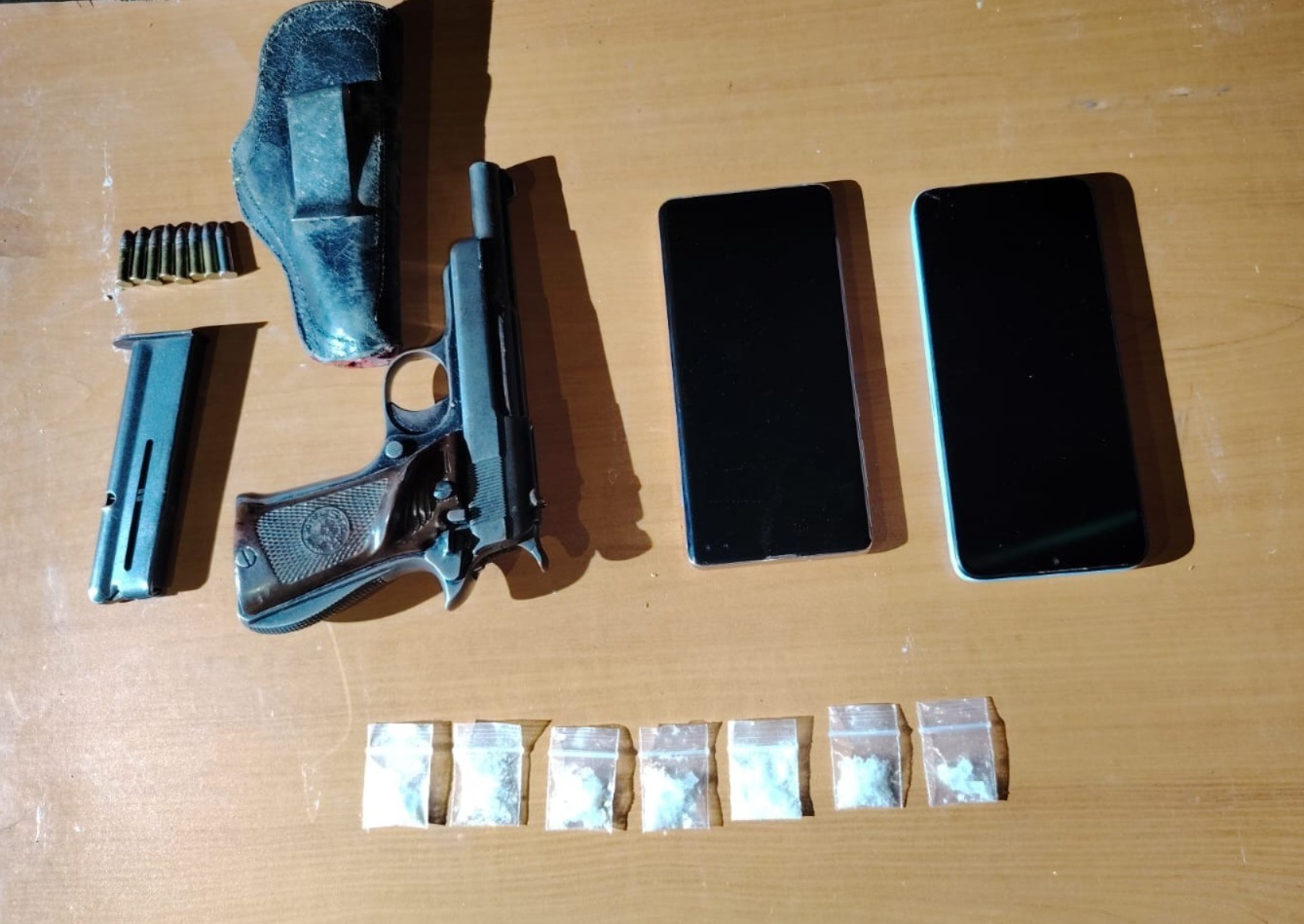 Detiene SSPC Morelos a masculino con arma de fuego y sustancia similar a la droga “cristal” en Coatetelco