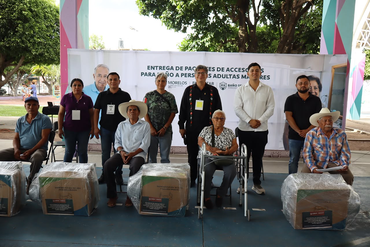  Entrega Gobierno Estatal equipamiento para reducir riesgos de caídas de personas adultas mayores en el hogar