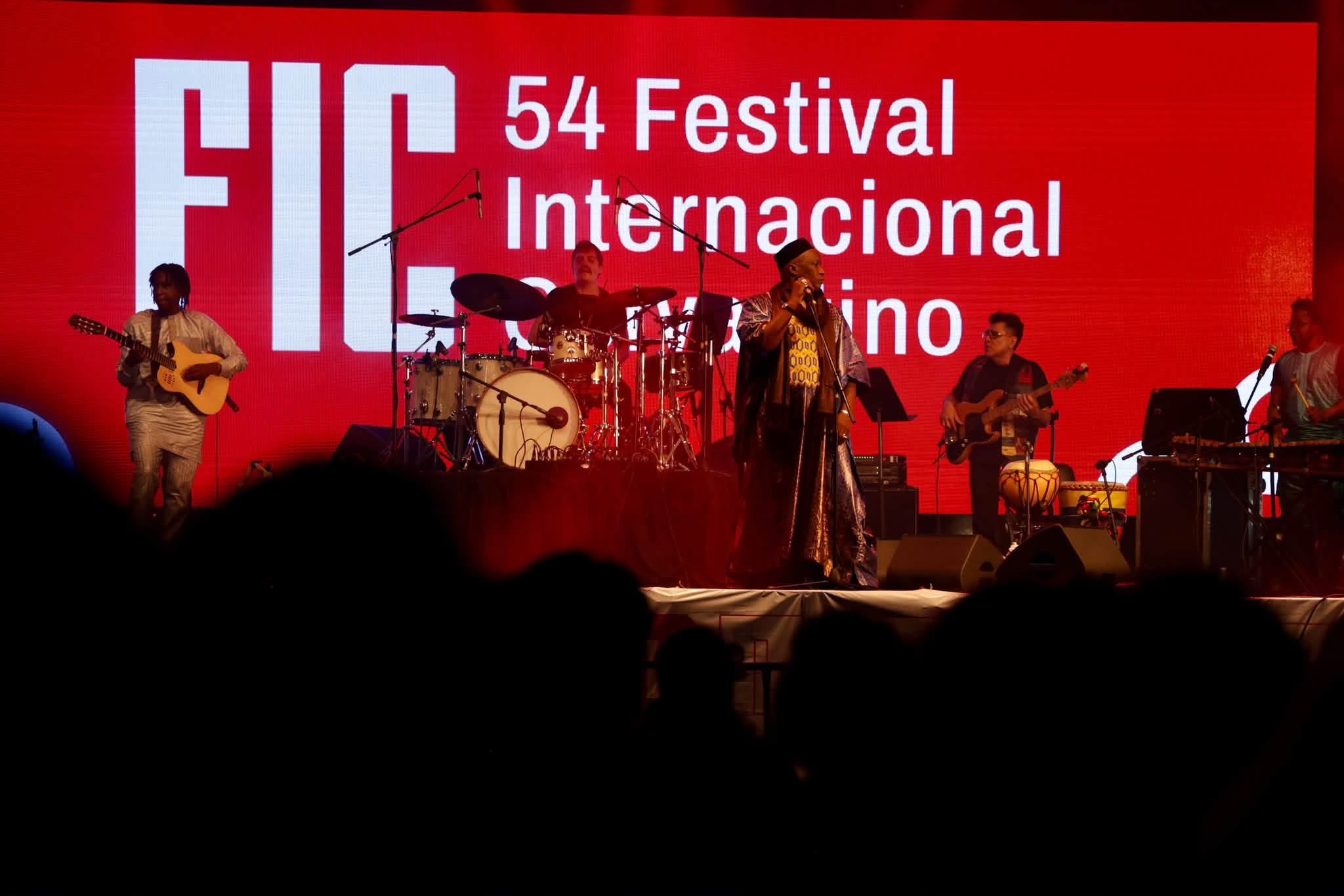 Disfrutan 700 personas de una noche de jazz y ritmos africanos en el Cervantino en Morelos