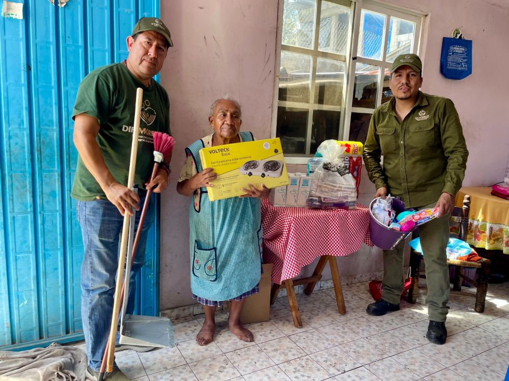 Instala Sedif comedor comunitario y distribuye apoyos en Tepalcingo