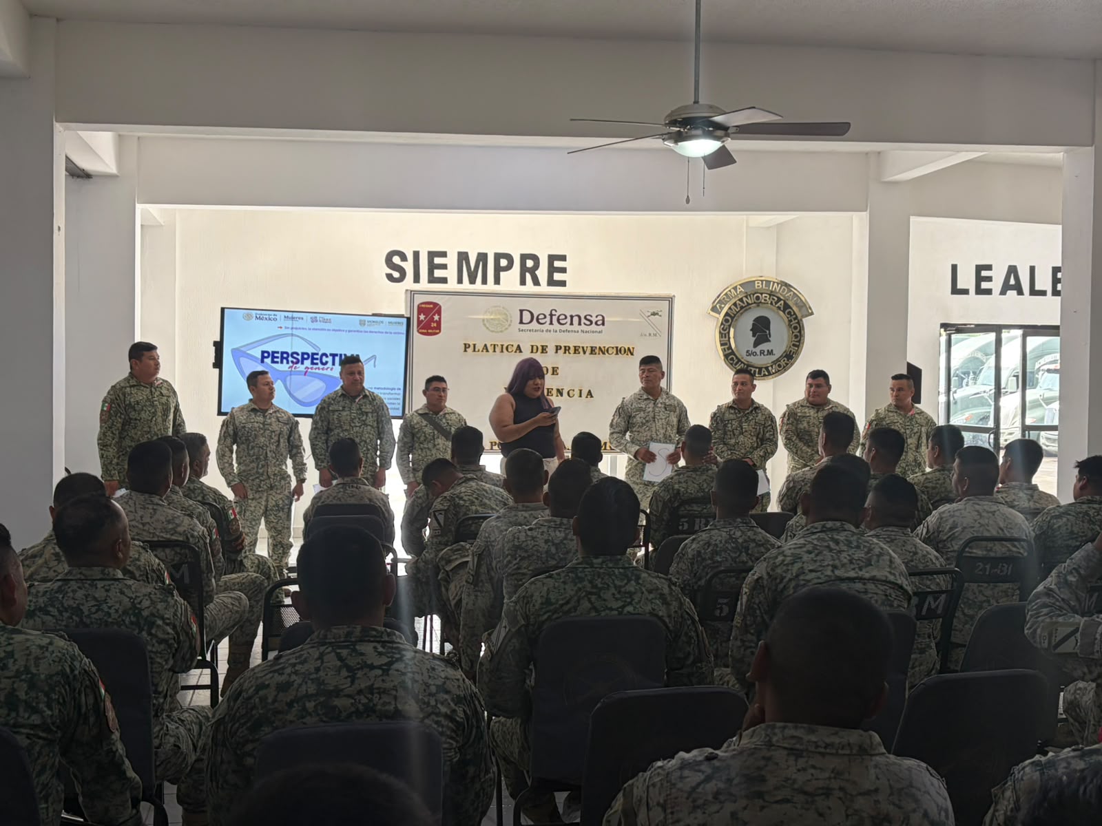 Promueve Secretaría de las Mujeres reflexión sobre perspectiva de género entre personal militar en Cuautla