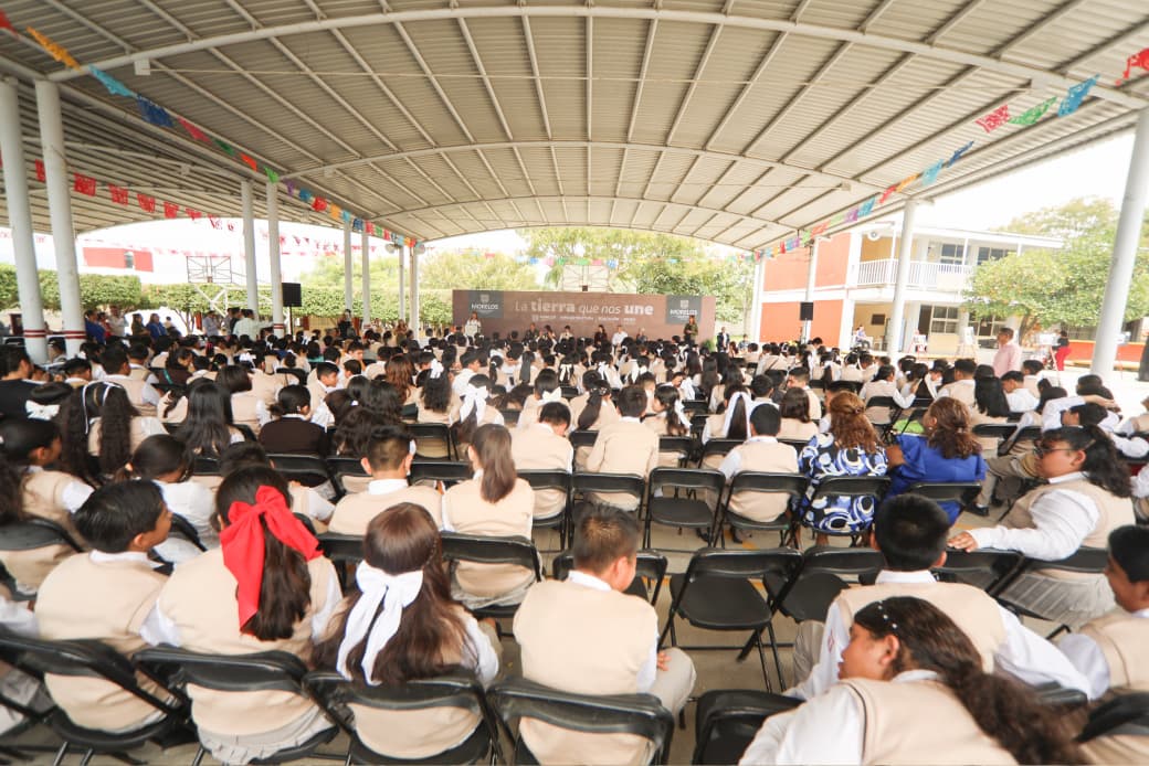 Entrega gobernadora Margarita González Saravia dos aulas para ampliar espacios de aprendizaje en la secundaria Técnica 42 de Jiutepec