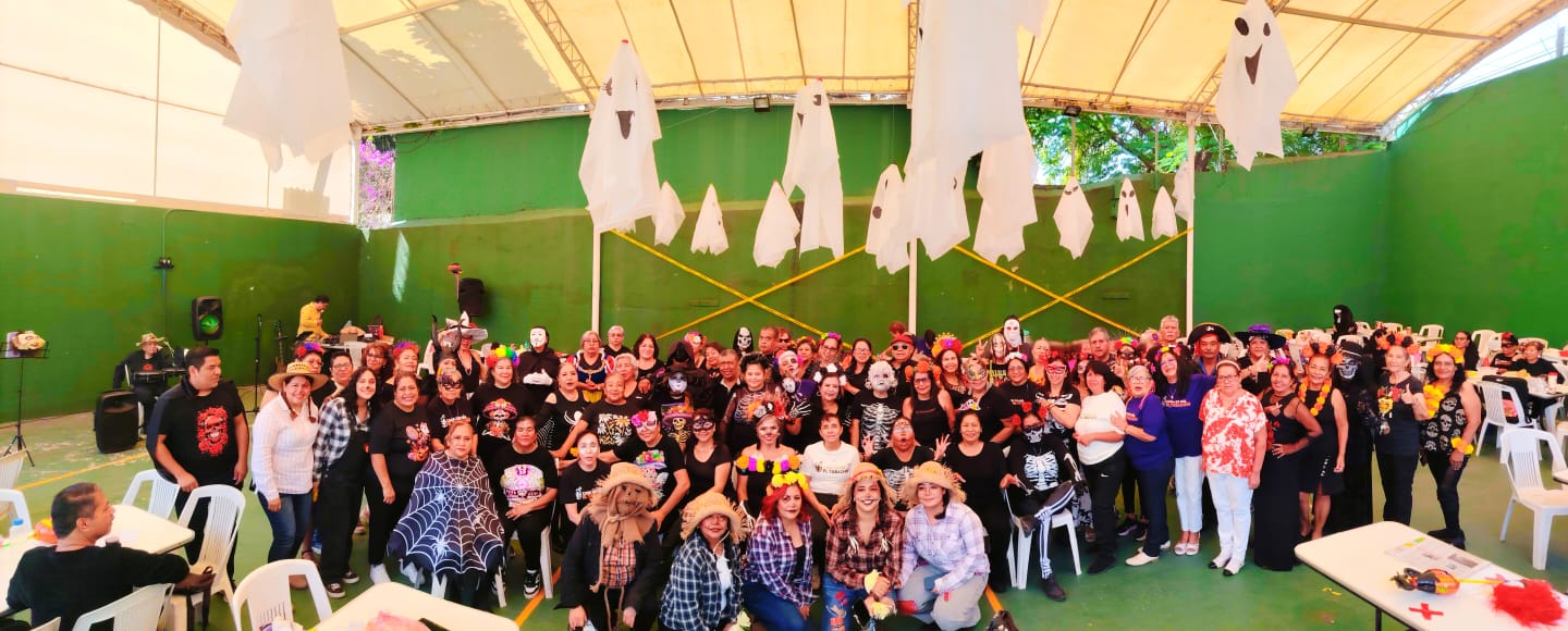 Celebran el Día de Muertos en el tabachín del Instituto de Crédito