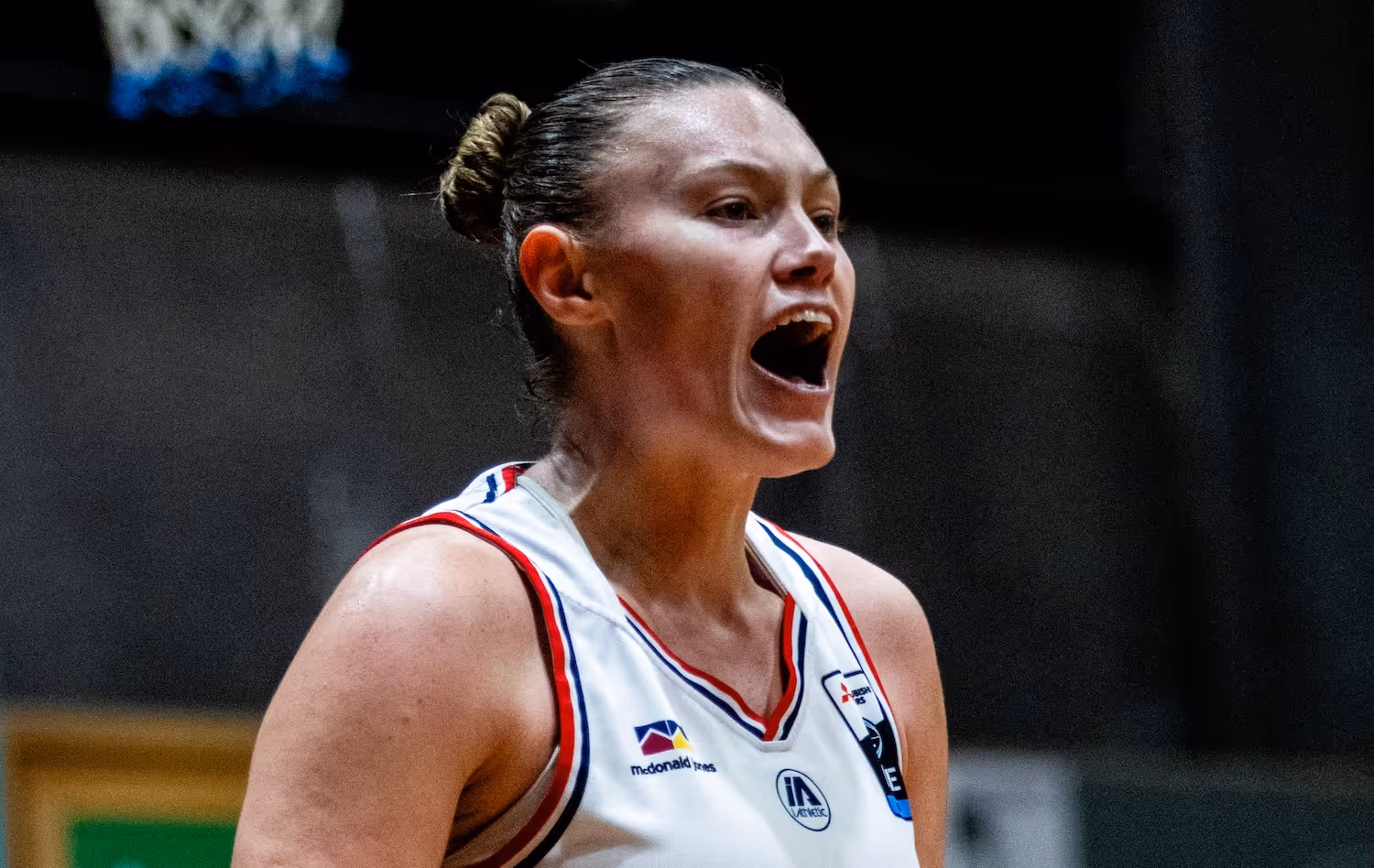 Munger explodes for 41 in crushing 20-point win