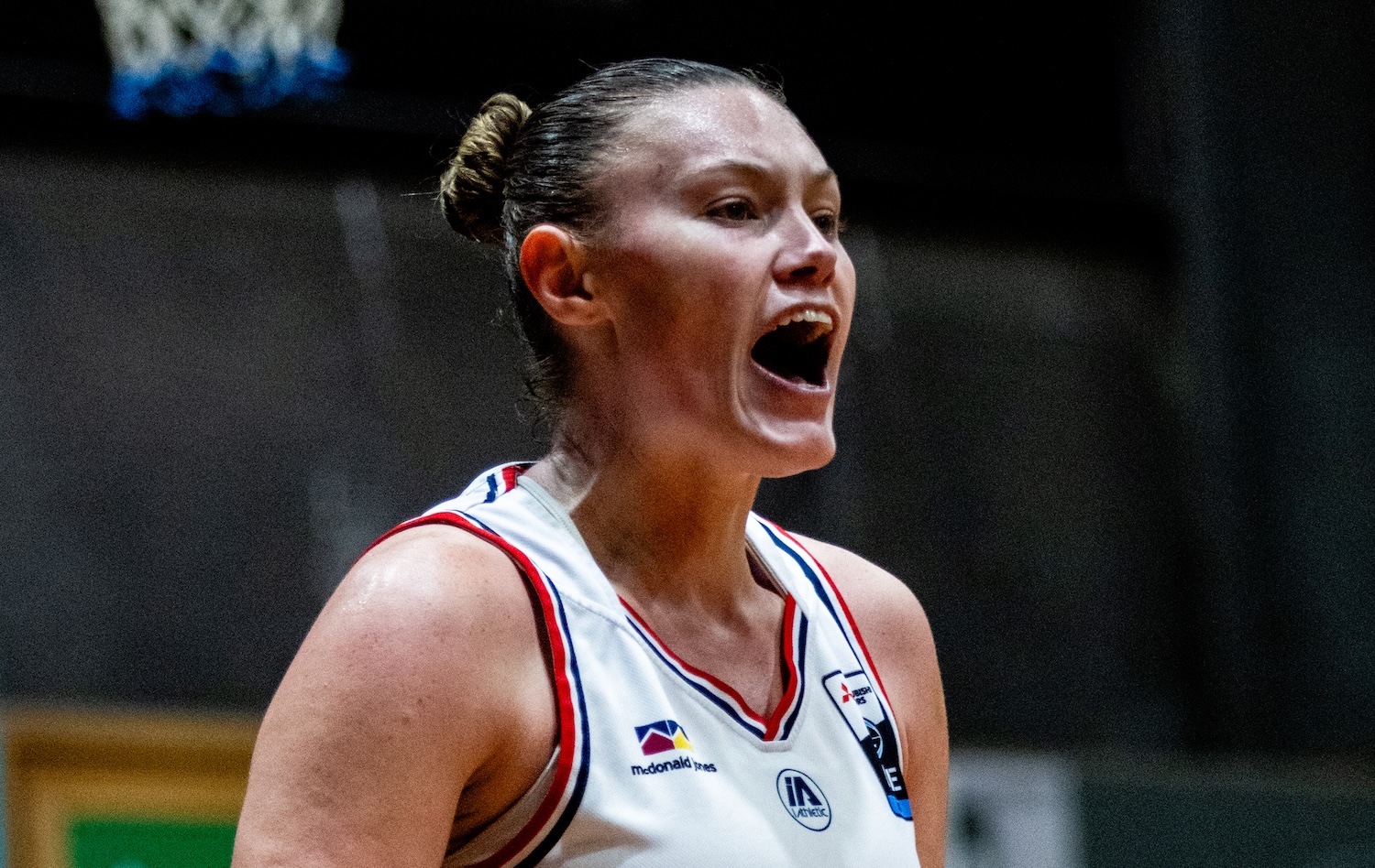 Munger explodes for 41 in crushing 20-point win
