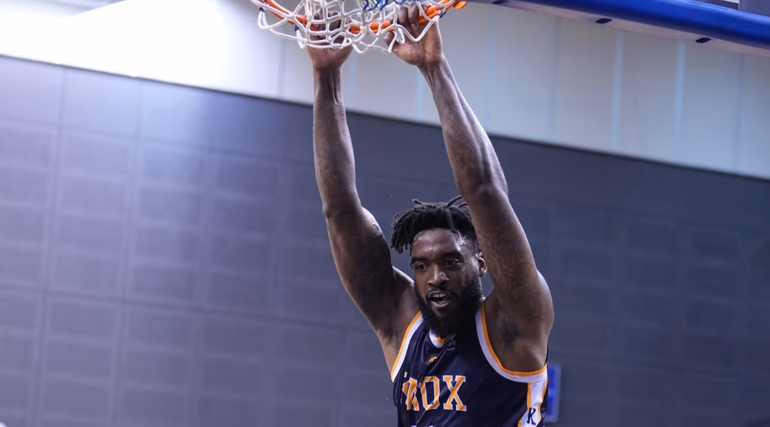 Former NBA big man pushes Knox to victory