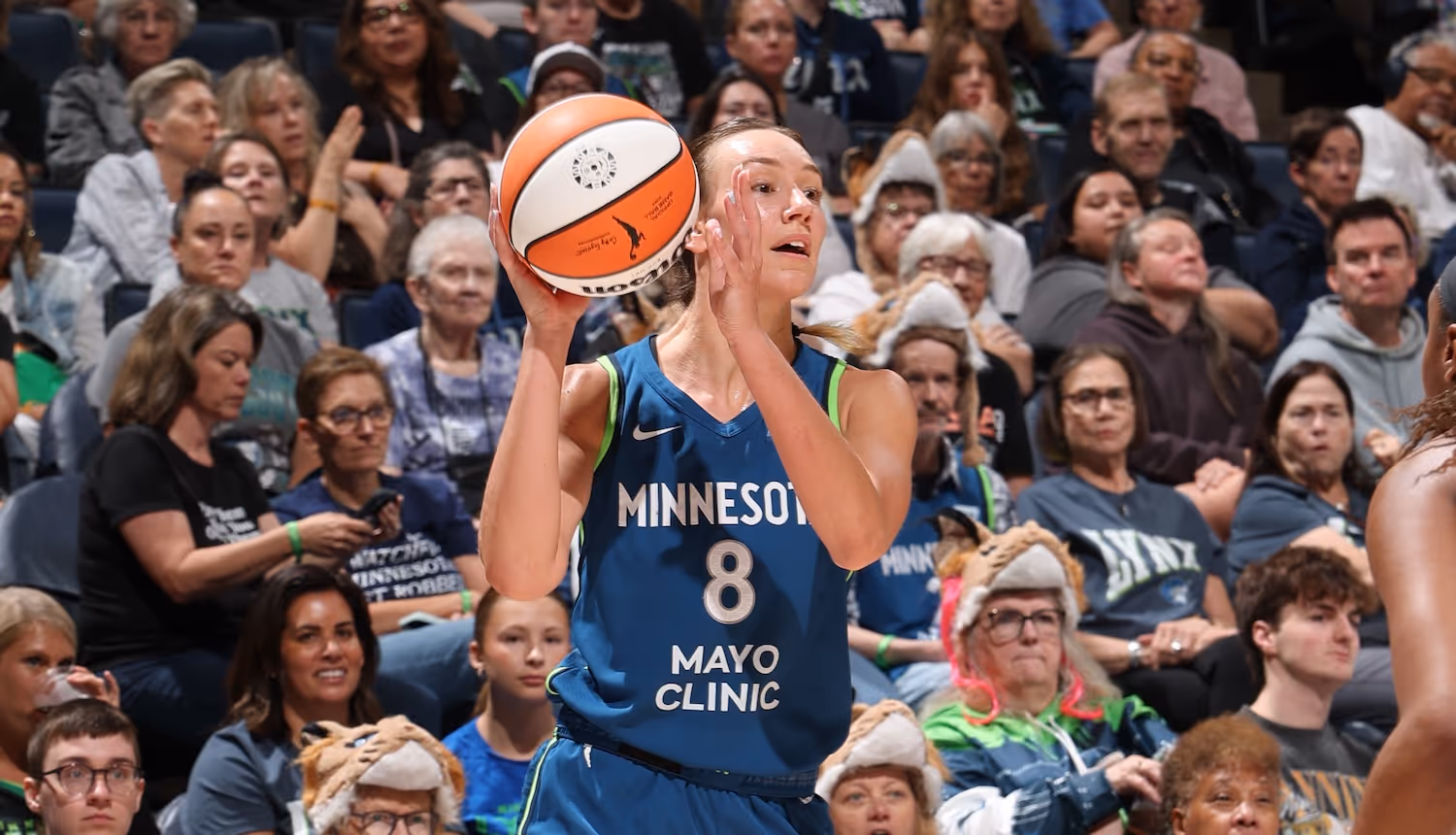 Smith breaks Lynx blocks record with 10 games left