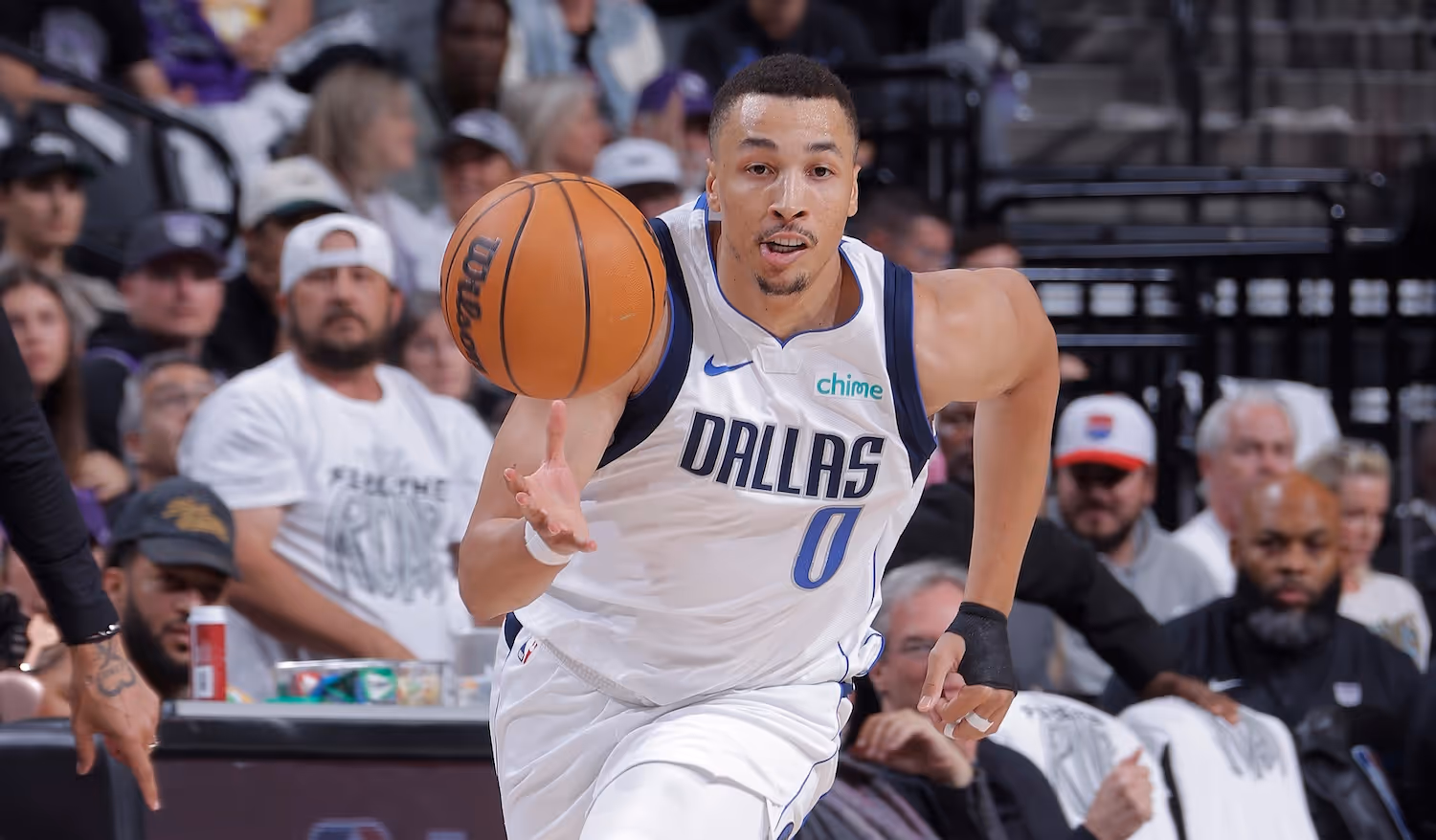 Dallas keeps faith: Dante Exum signs USD $3M deal