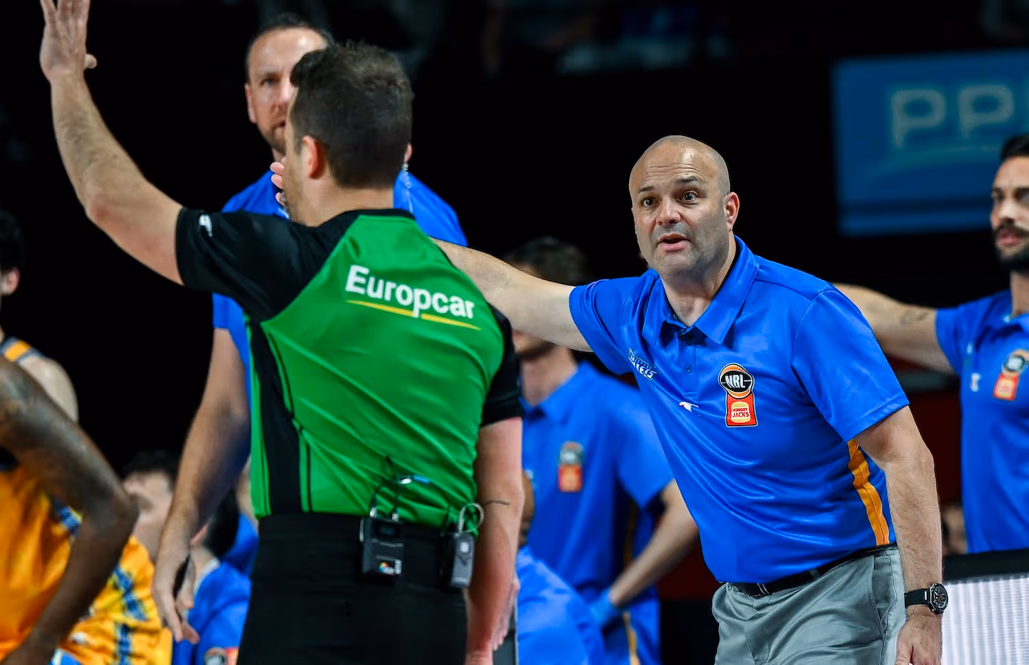 Bullets boss 'Lashes' critics: circles wagons