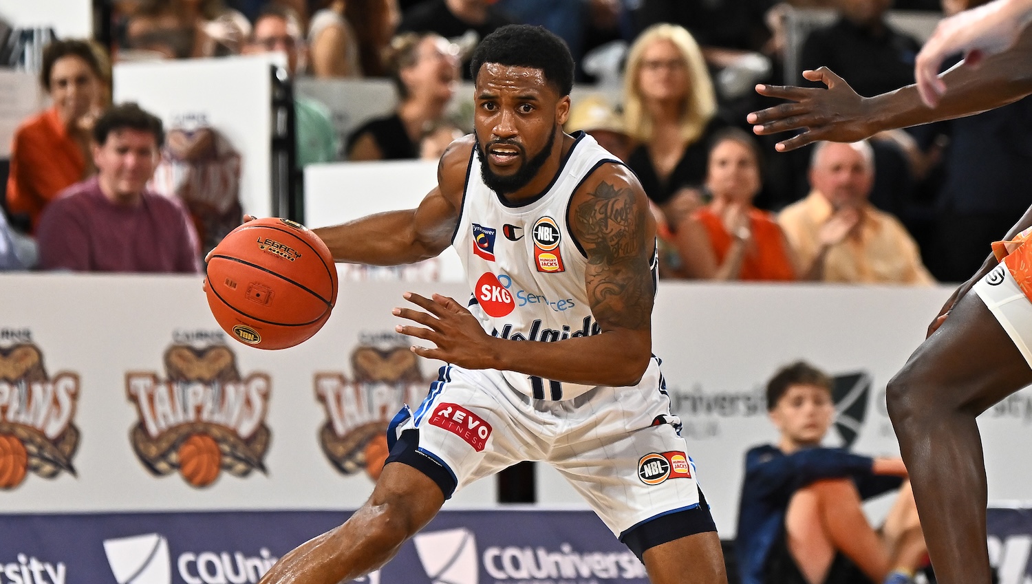 Cotton stars as 36ers smash Taipans by 31 points