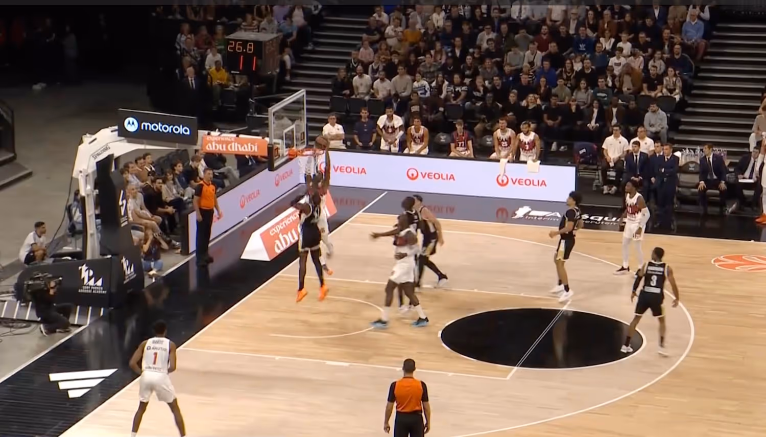 LDLC ASVEL Villeurbanne vs. Bitci Baskonia Vitoria-Gasteiz