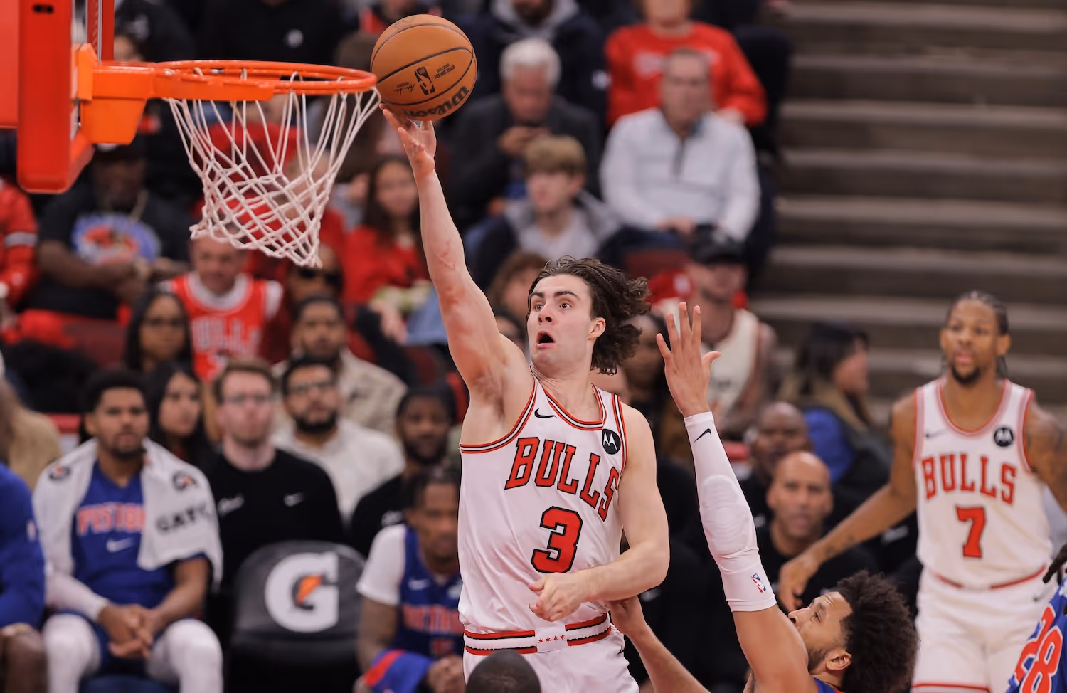 Giddey dishes 11 assists, closes out Pistons in clutch