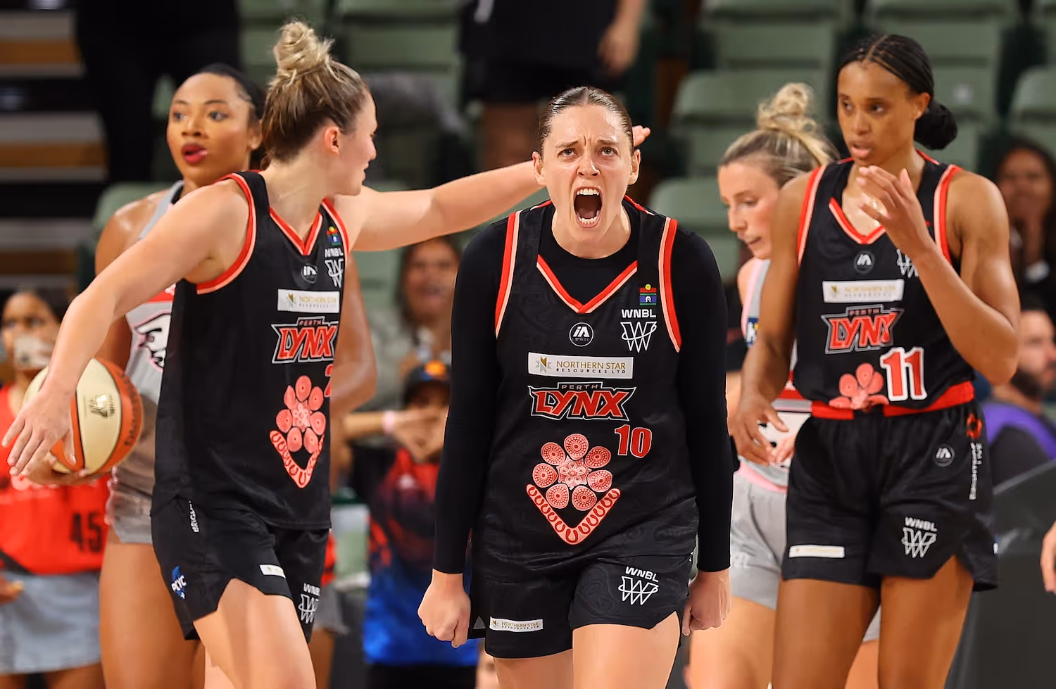 'Let’s go, Teeg!' Graham gets job done in 4th Q 