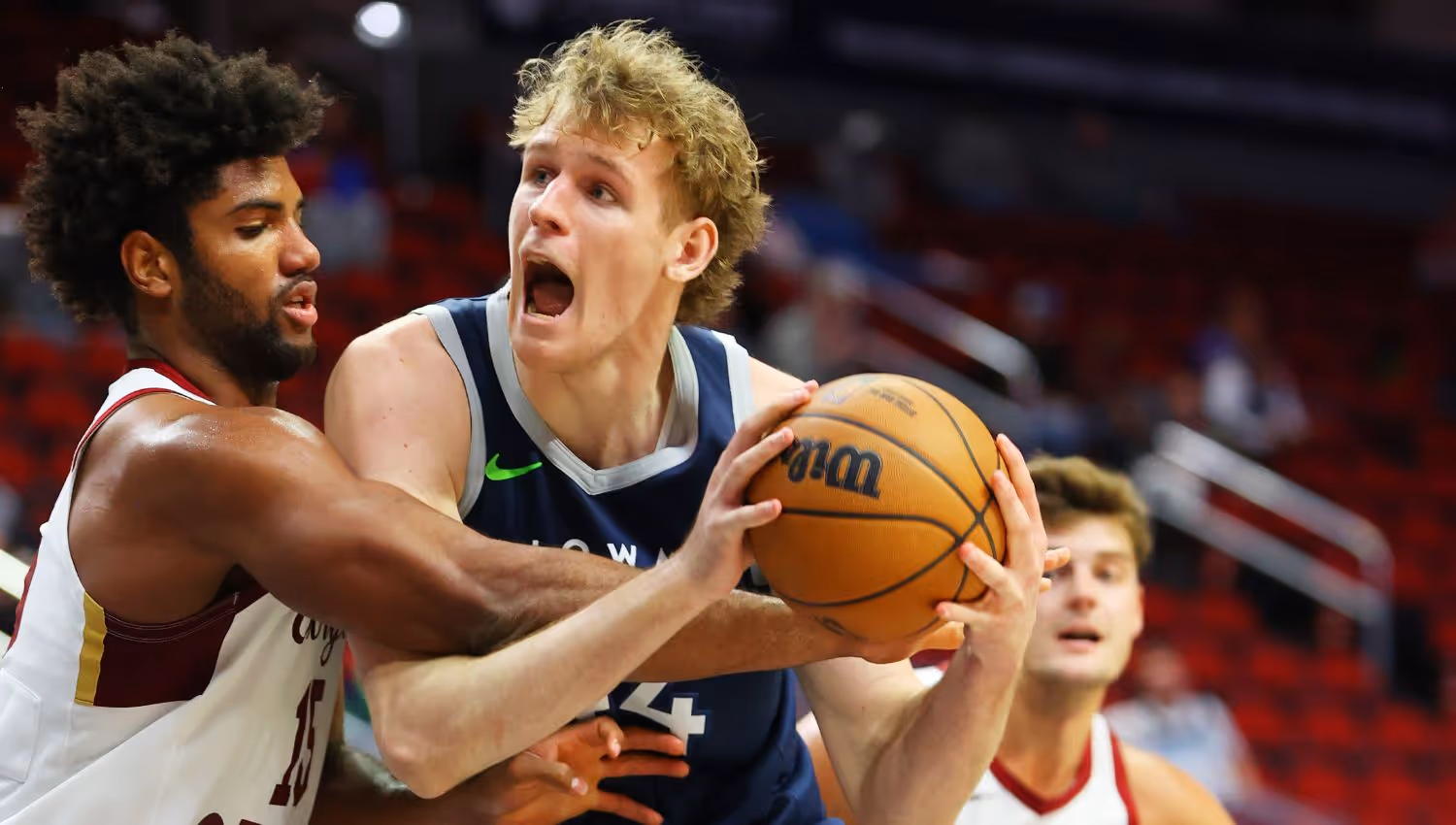 Starting Rocco comes up big for Iowa Wolves