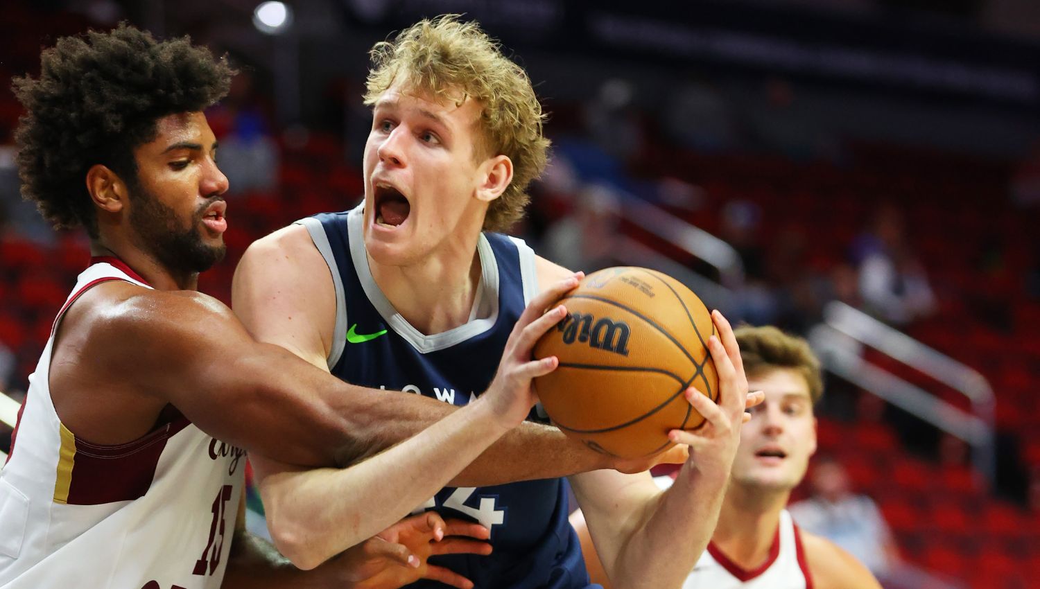 Starting Rocco comes up big for Iowa Wolves