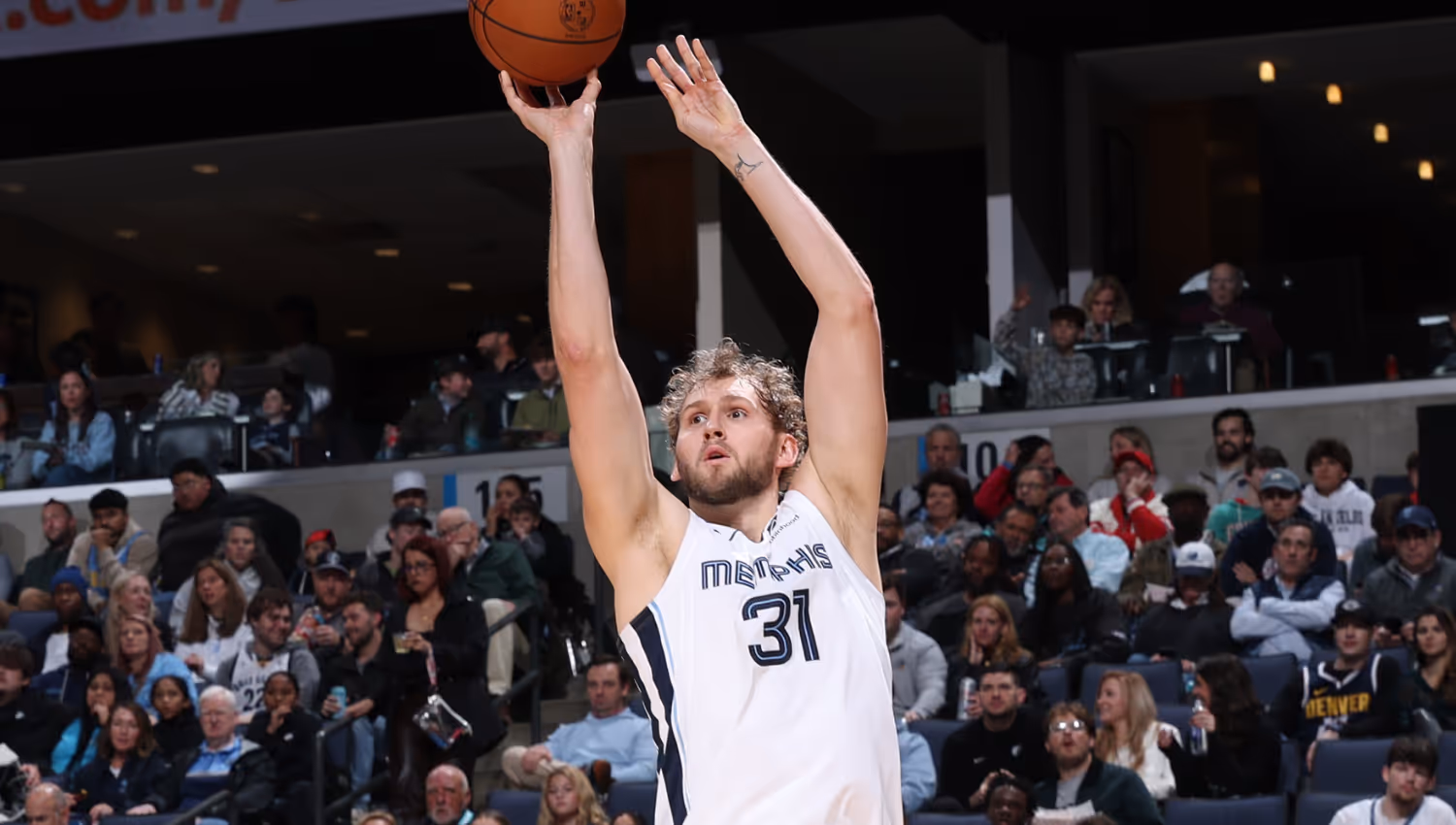 Landale explodes to tie career-high against Nikola Jokic