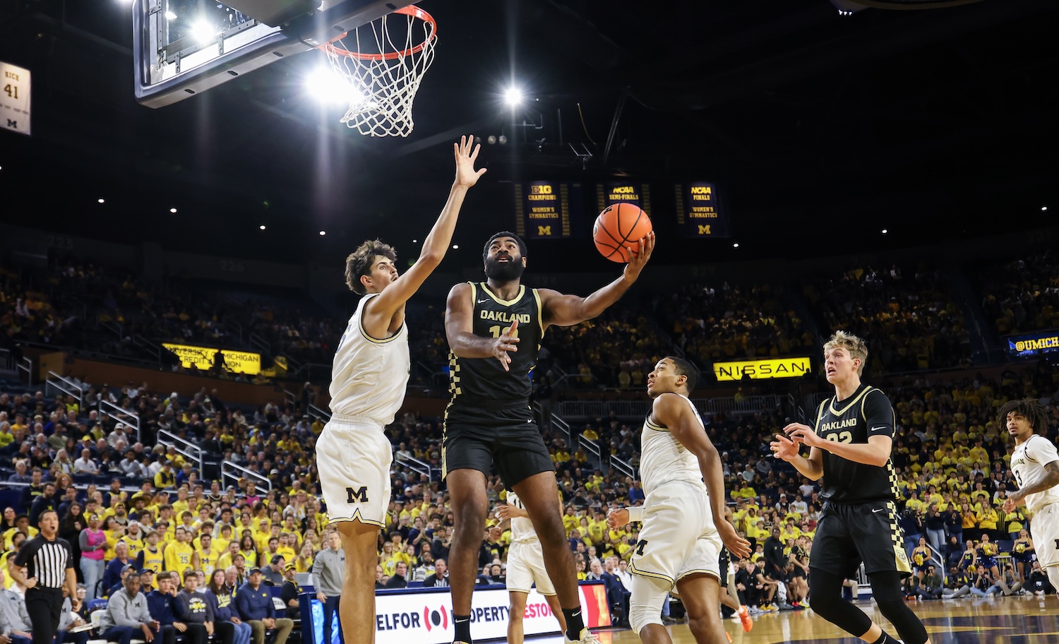 Super Tuburu dismantles Lamar, has 21 and 4 boards