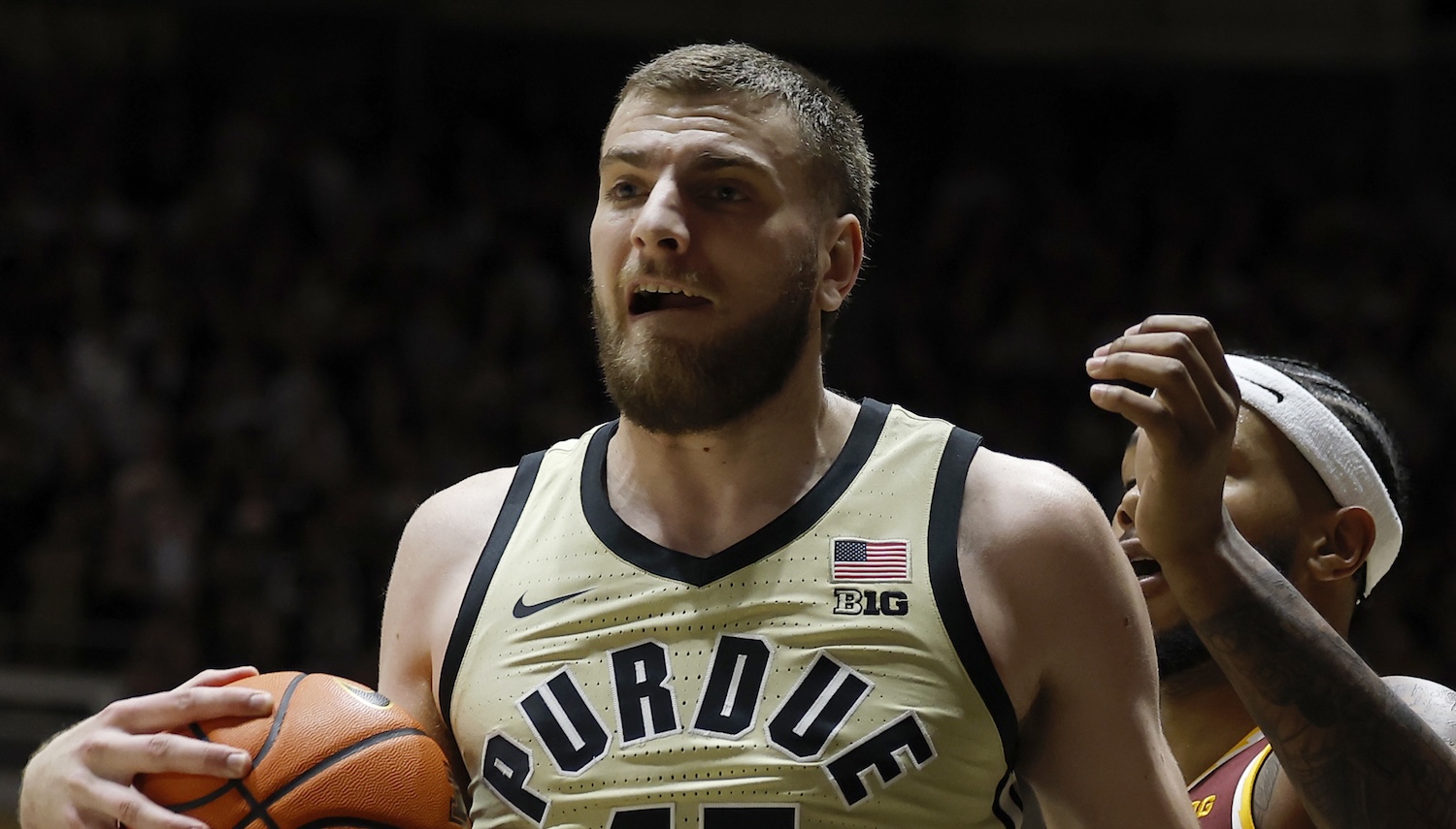 Cluff cooks Minnesota for 14 points, 11 boards