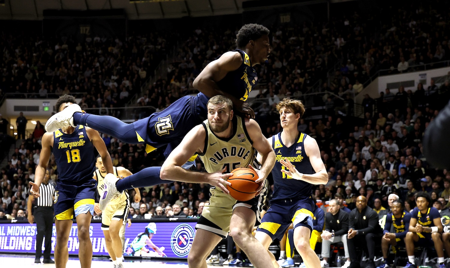 Cluff roughs up Marquette with 22 in 23 mins