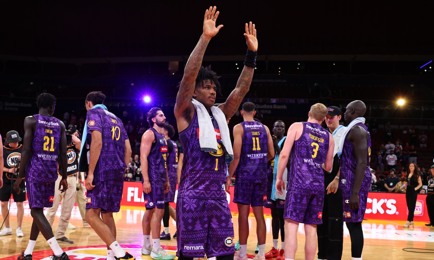 Davis sleighs Hawks, Froling 'Christmas ruined'