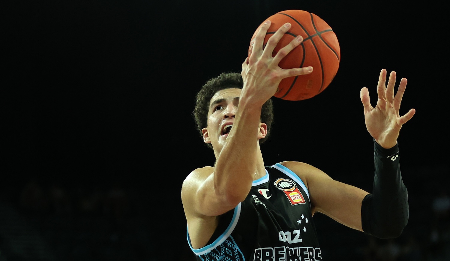 Lopez is only 18 – and he just dropped 19 in 4th quarter