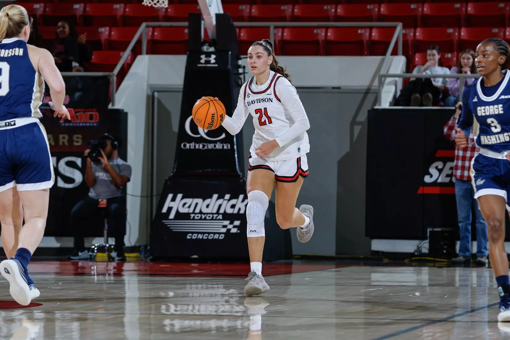 Wildcat Dunn shreds A-10 rival for 31 points in 39 mins