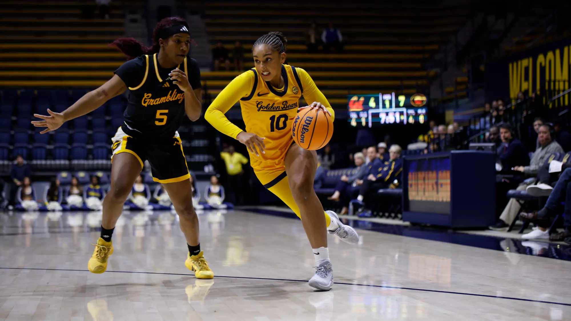 Lulu lights up Pittsburgh for 32 on 7-from-11 threes