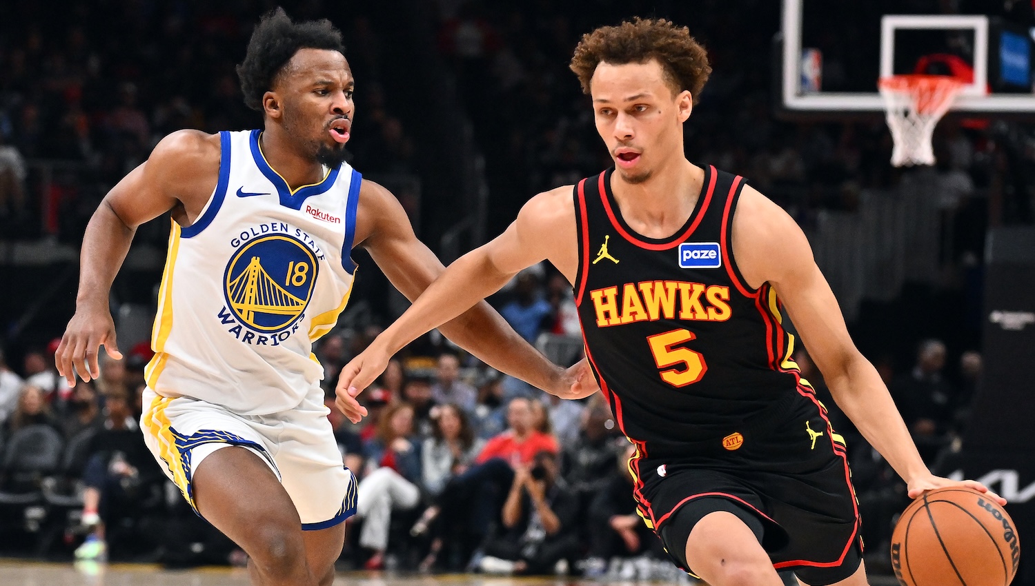 Daniels ties career-high as Hawks rout Warriors