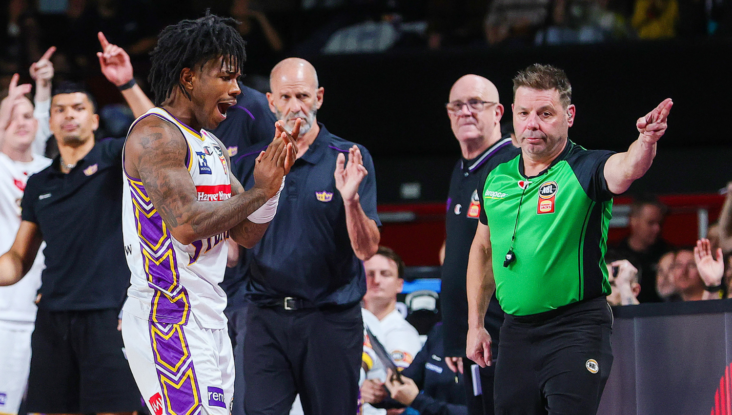 'All love': KD talks Cotton clash as Kings take Game 3