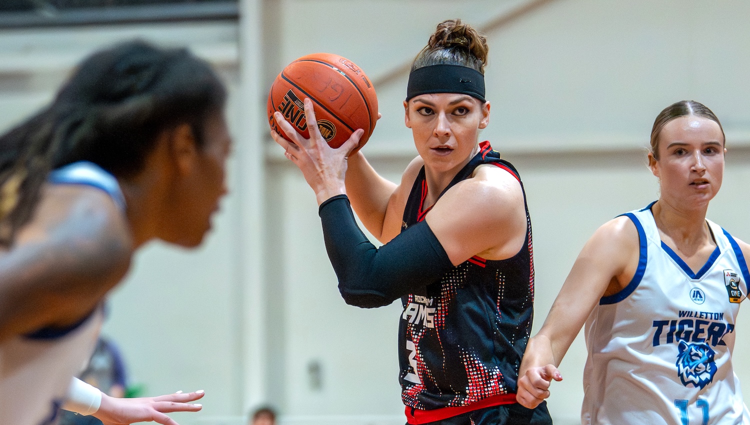 Morrell, Clark reshape NBL1 West title race