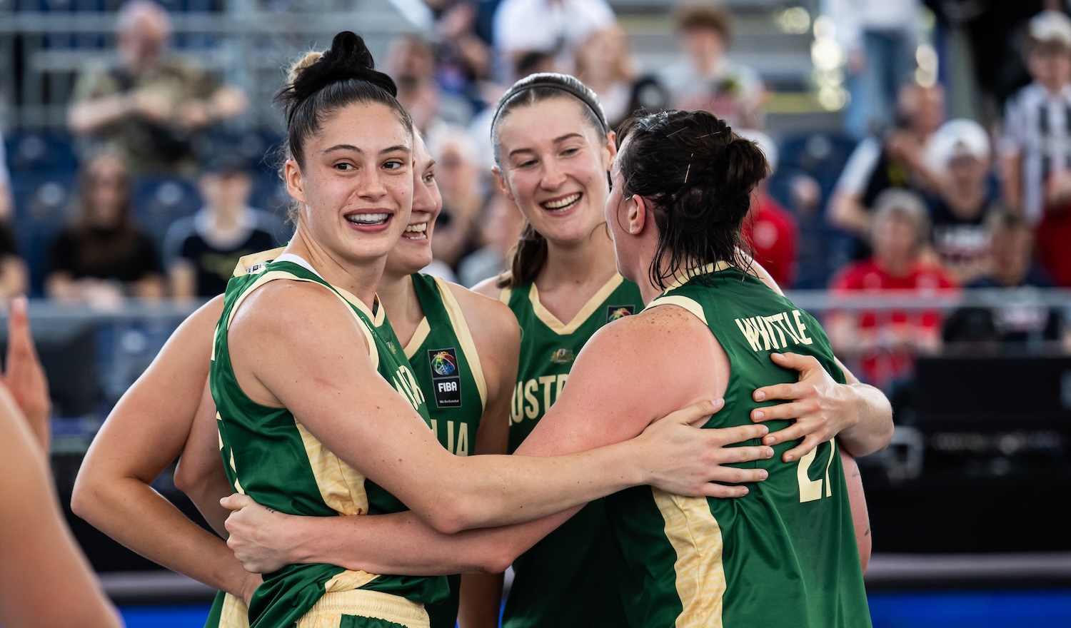 Gangurrus women preparing to turn silver into gold
