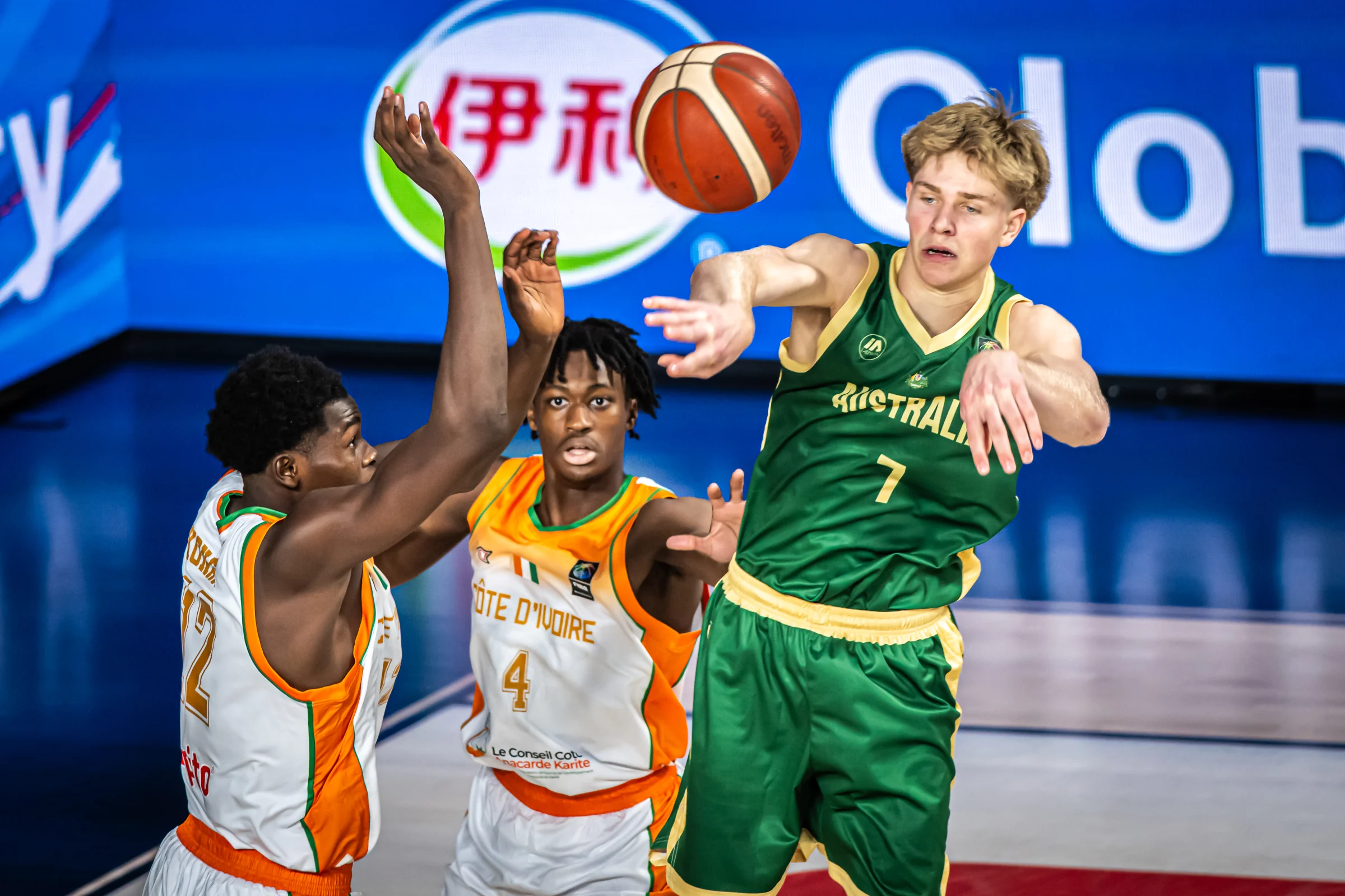 Paul gives statisticians sore fingers in five-point win