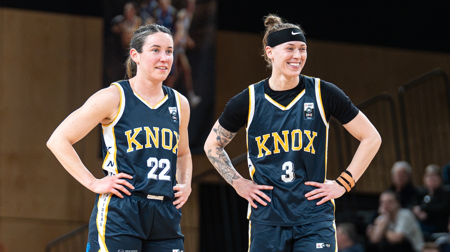 Bradley answers 'Paige' as Knox crush Sabres