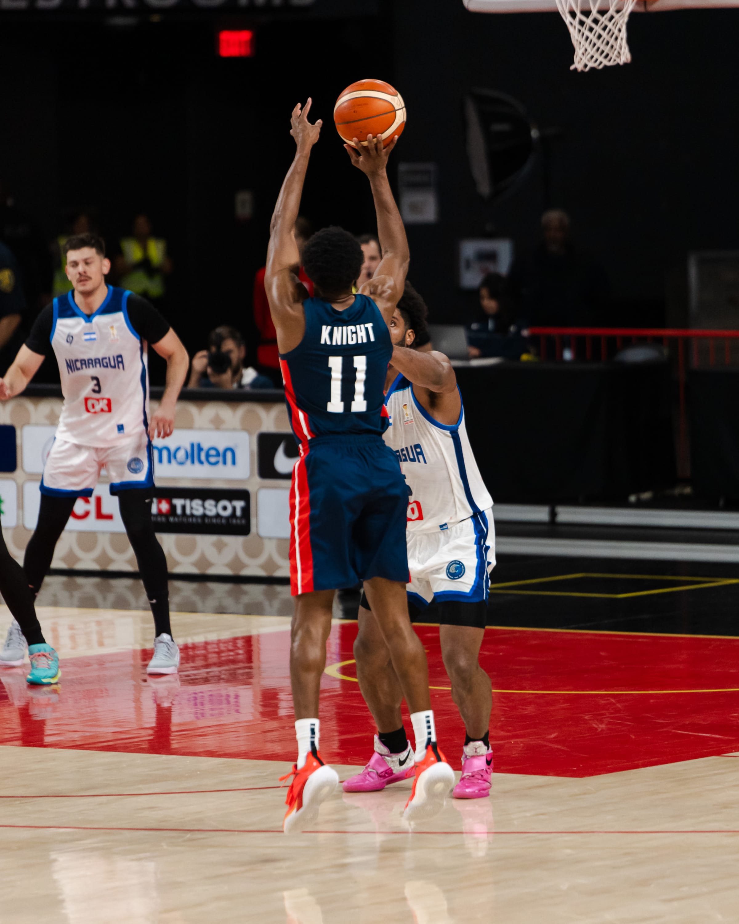 Brandon Knight shoots a three-ball for Team USA