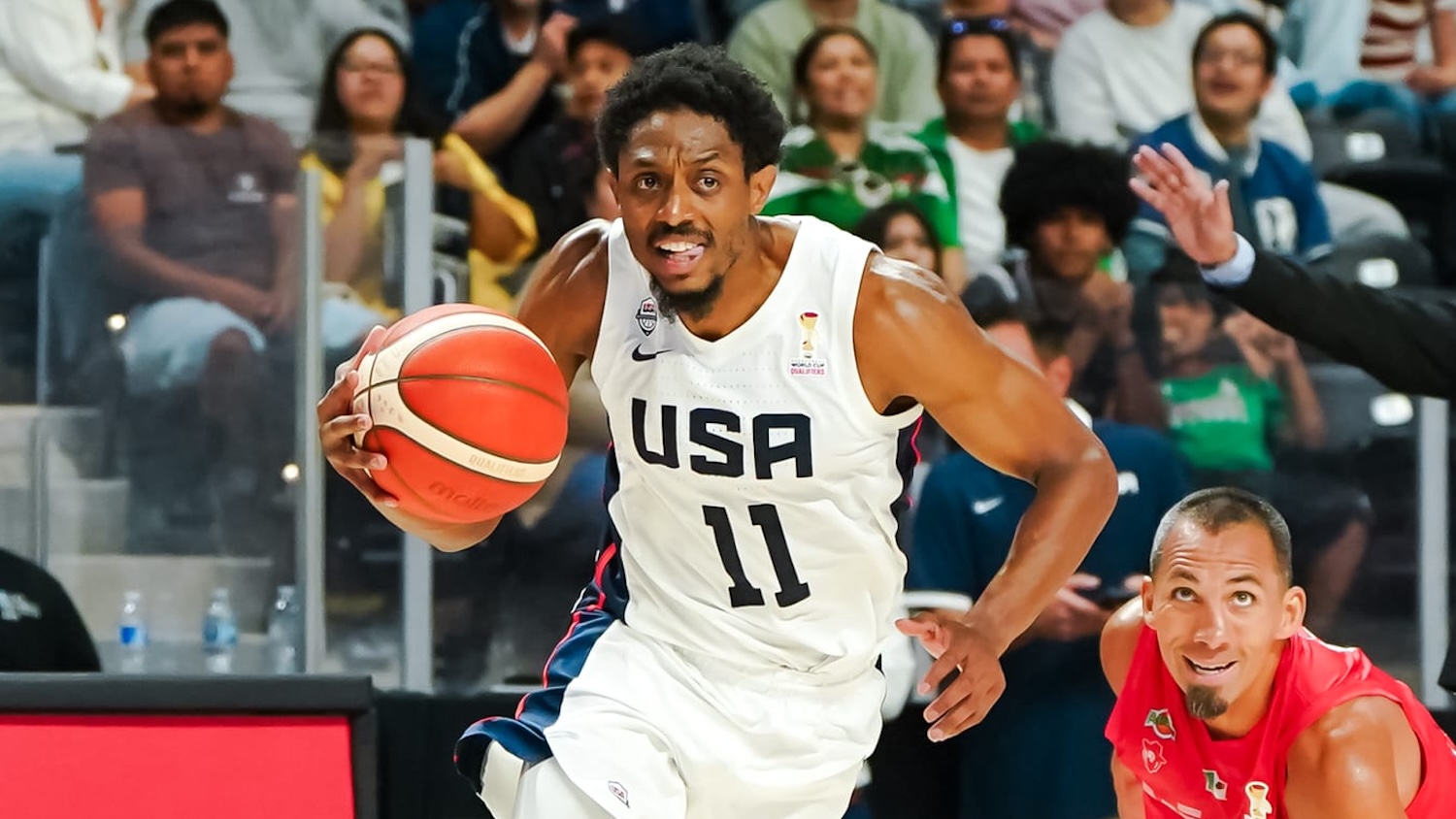 Hassle off as Knight rides into Perth with 450 NBA games in kit