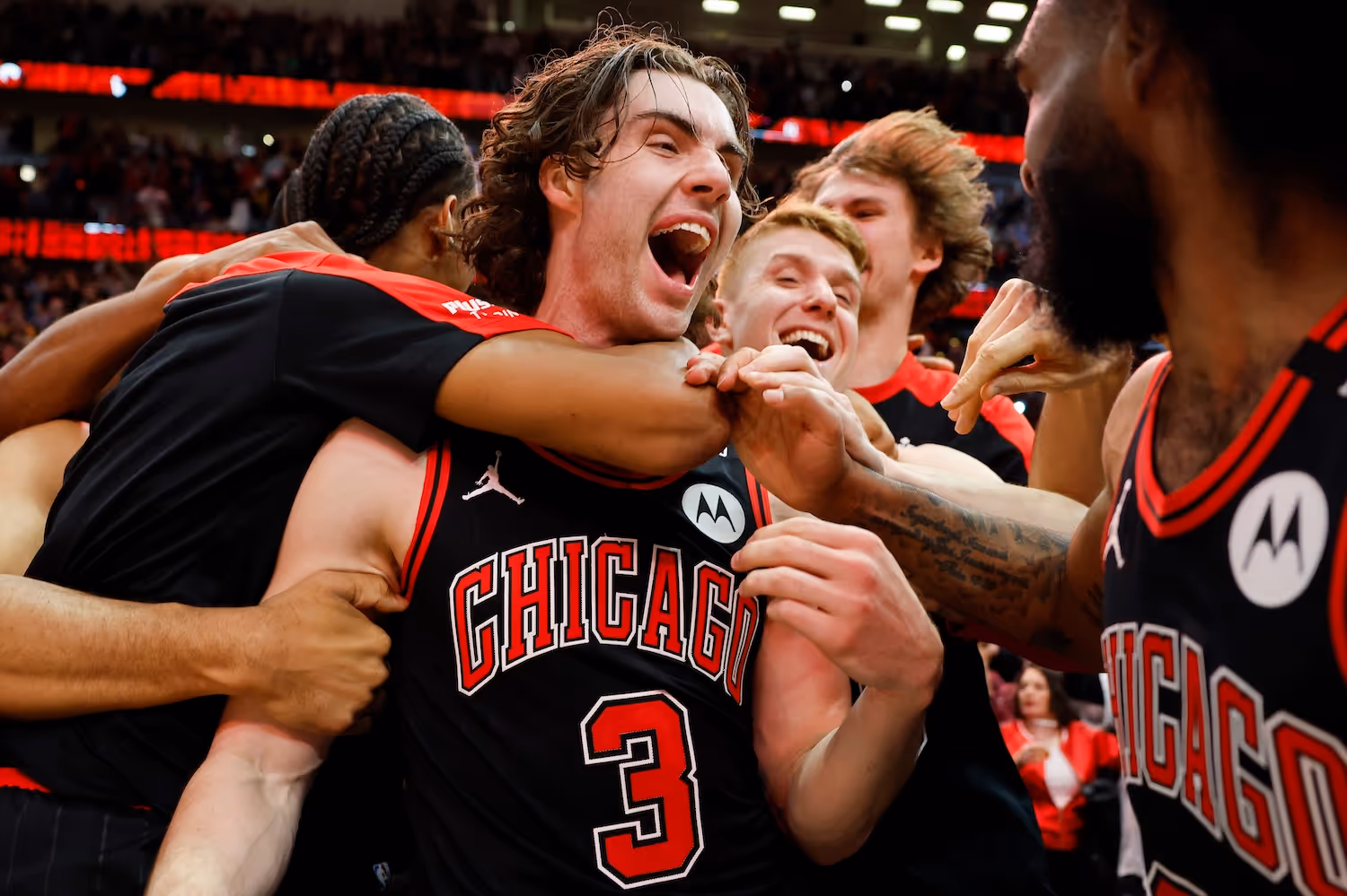 Josh Giddey game-winner Los Angeles Lakers