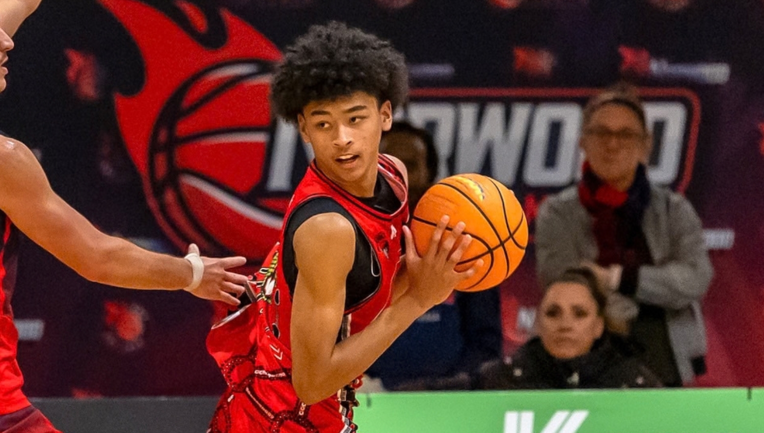 Teen 36er a 'serious player' for Adelaide's future