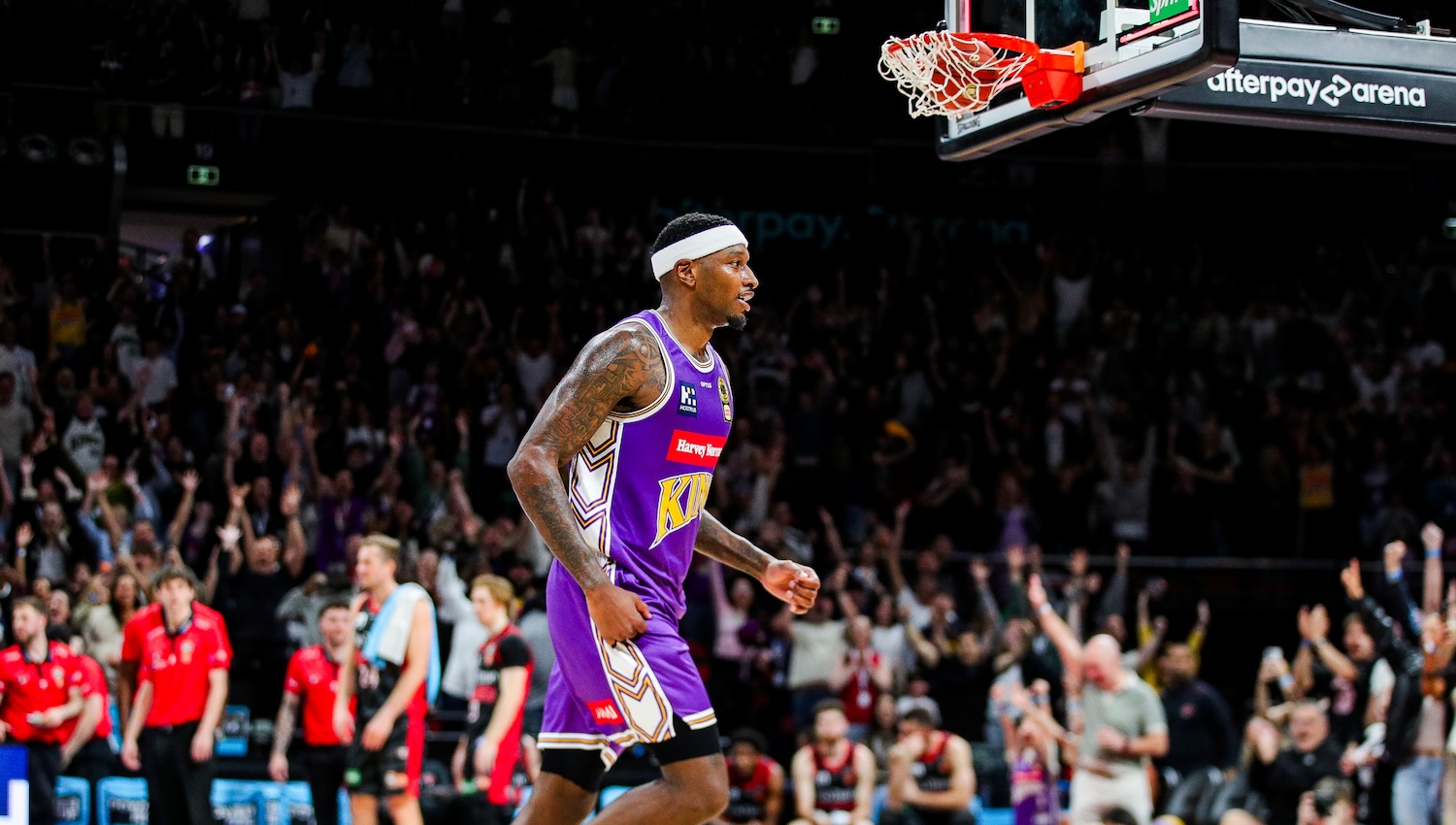 'Never stop': Craig's half-court bomb punctuates Kings win