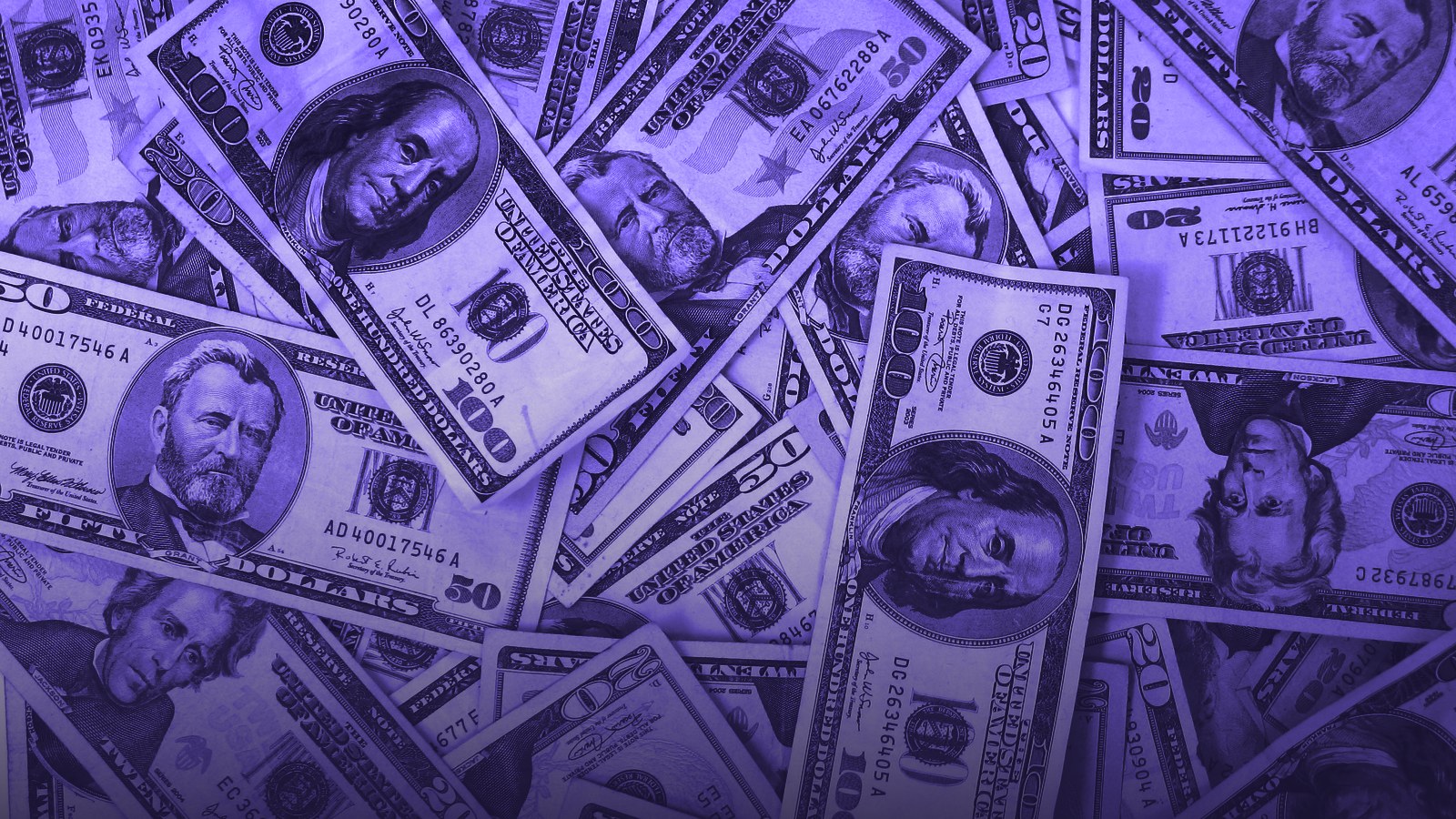 Dólar al alza frente al peso chileno, en tonos morados