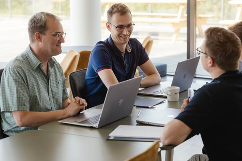 Number of employees in a meeting