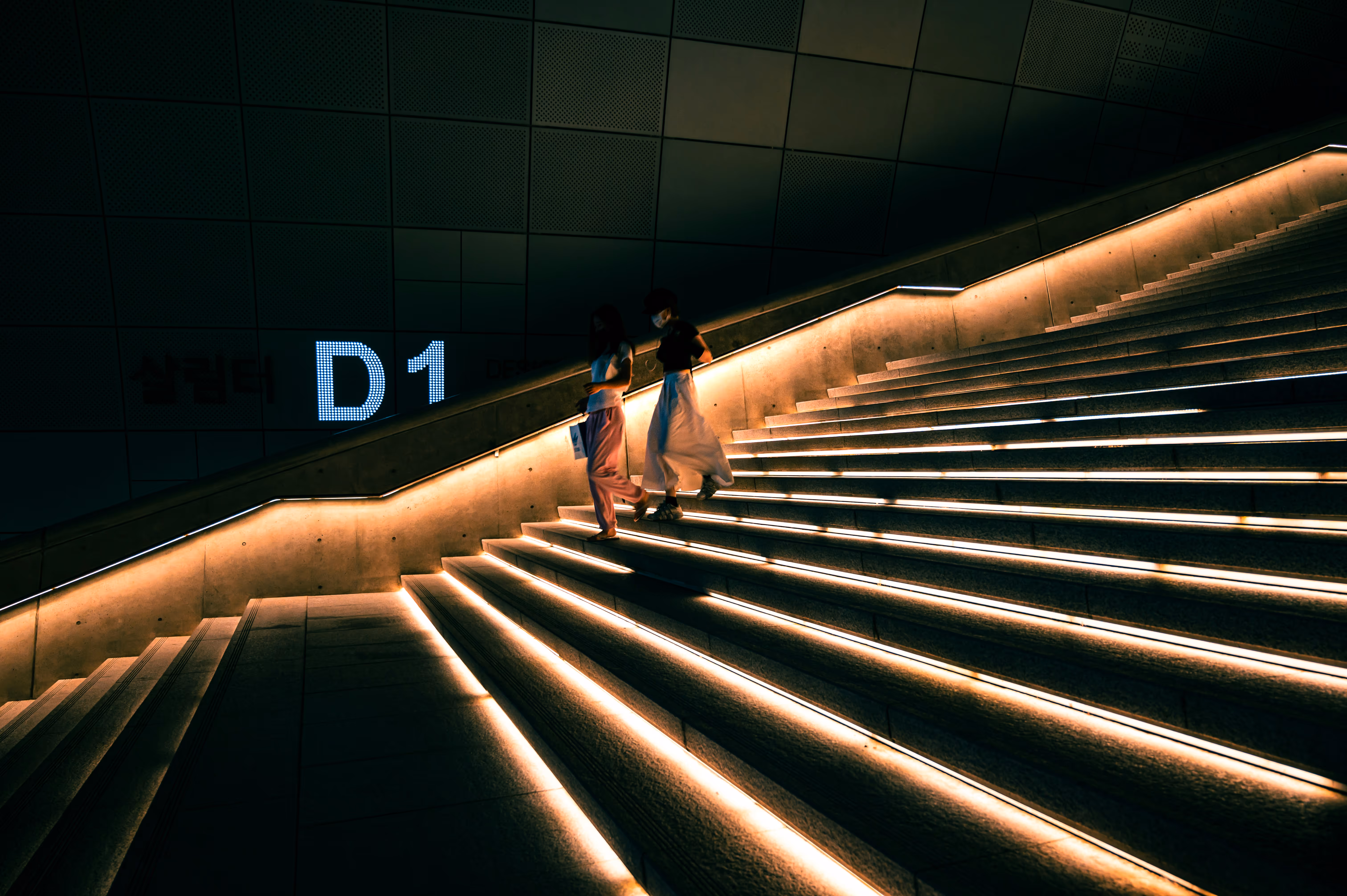 MPLS vs DWDM: Comparing Network Technologies