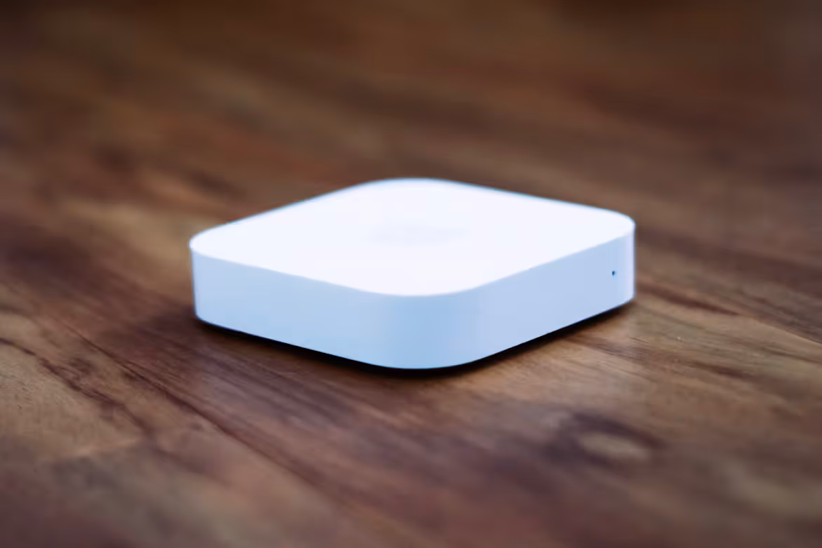 Router vs Mesh WiFi: Enterprise Network Solutions