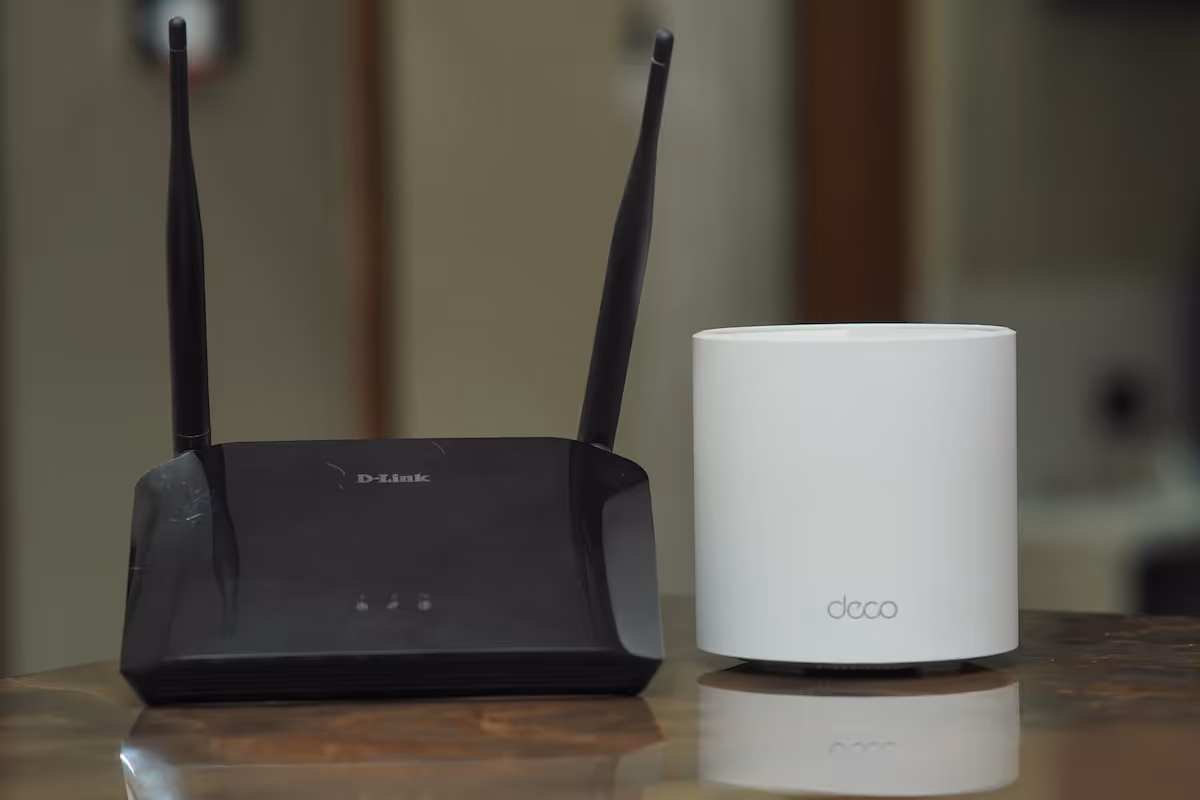 Mesh Router vs Regular: Enterprise Network Solutions