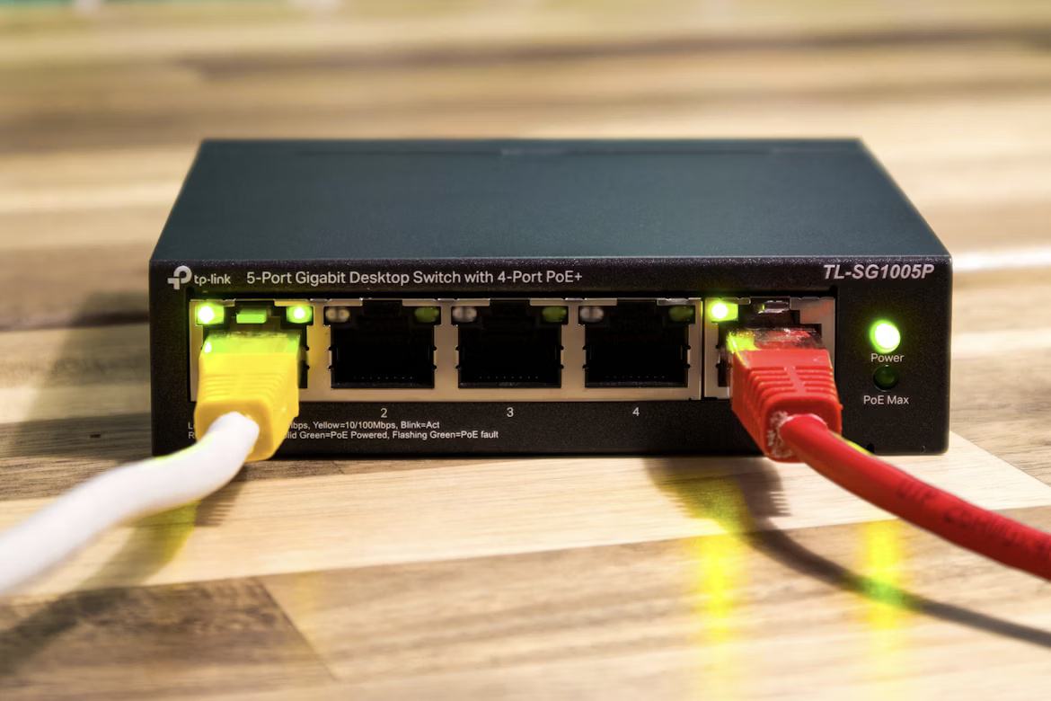  Router vs Ethernet Switch
