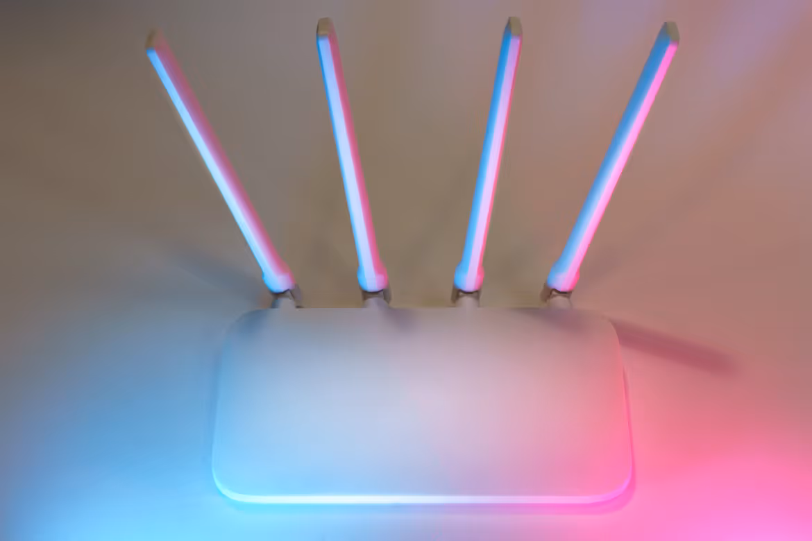 2 Antenna Router vs 4 Antenna Router